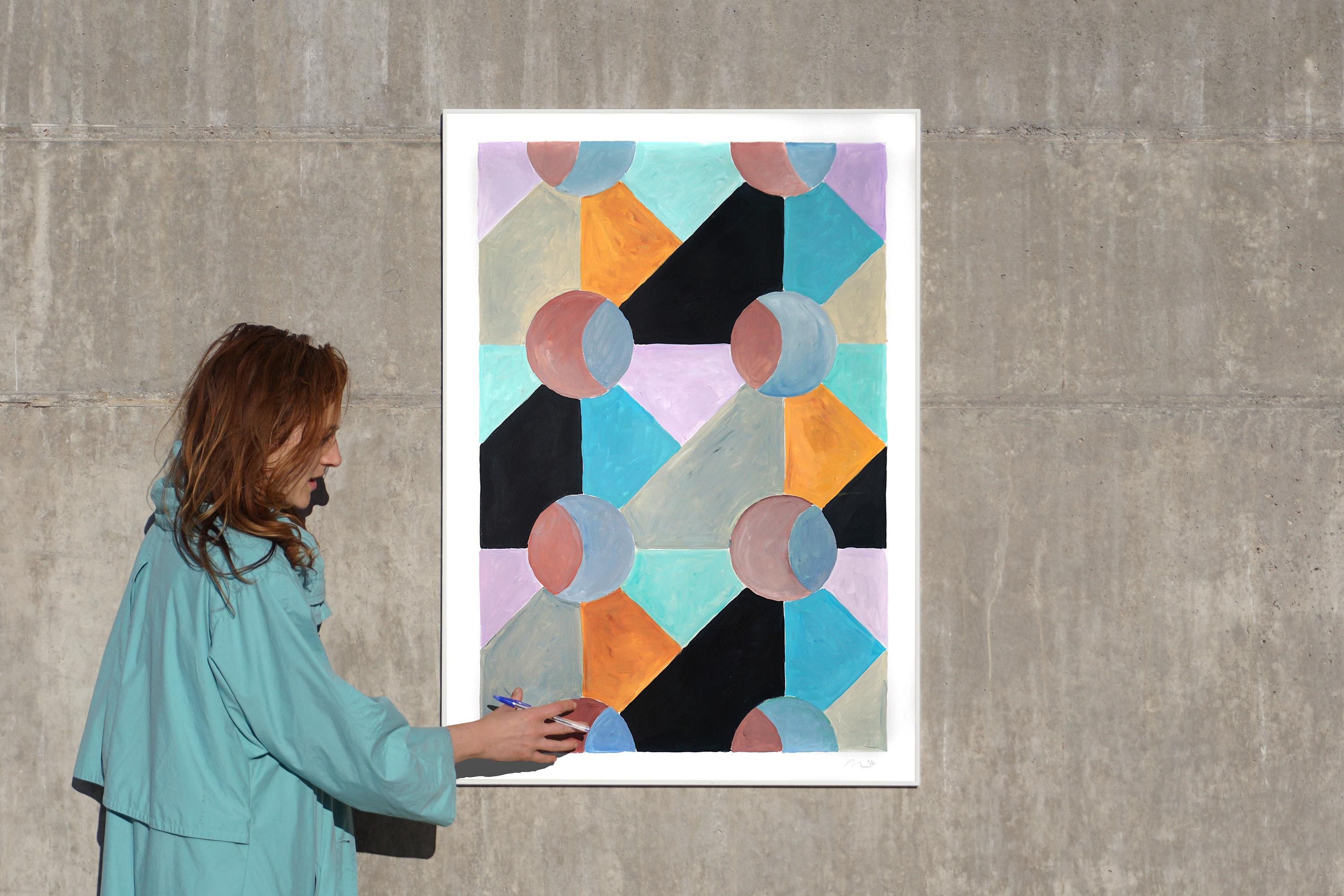 Modernistisches Glasfenster aus Glas, Kaltblau und Mauve-Pastell mit geometrischen Mustern, Surreal – Painting von Natalia Roman