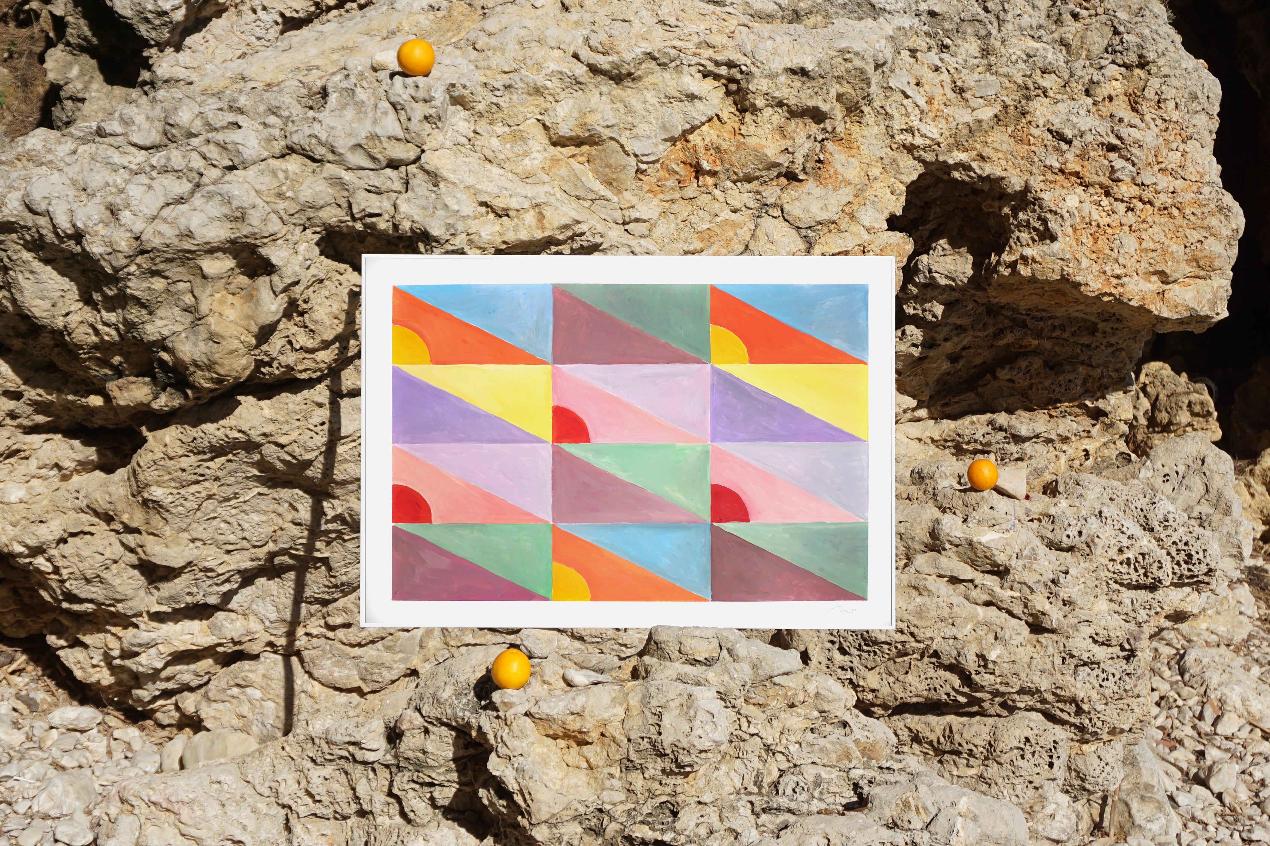 Pastellfarbener, diagonaler Boden mit Kacheln, abstrakte Sonnenformen, rosa, gelbe und rote Dreiecke – Painting von Natalia Roman