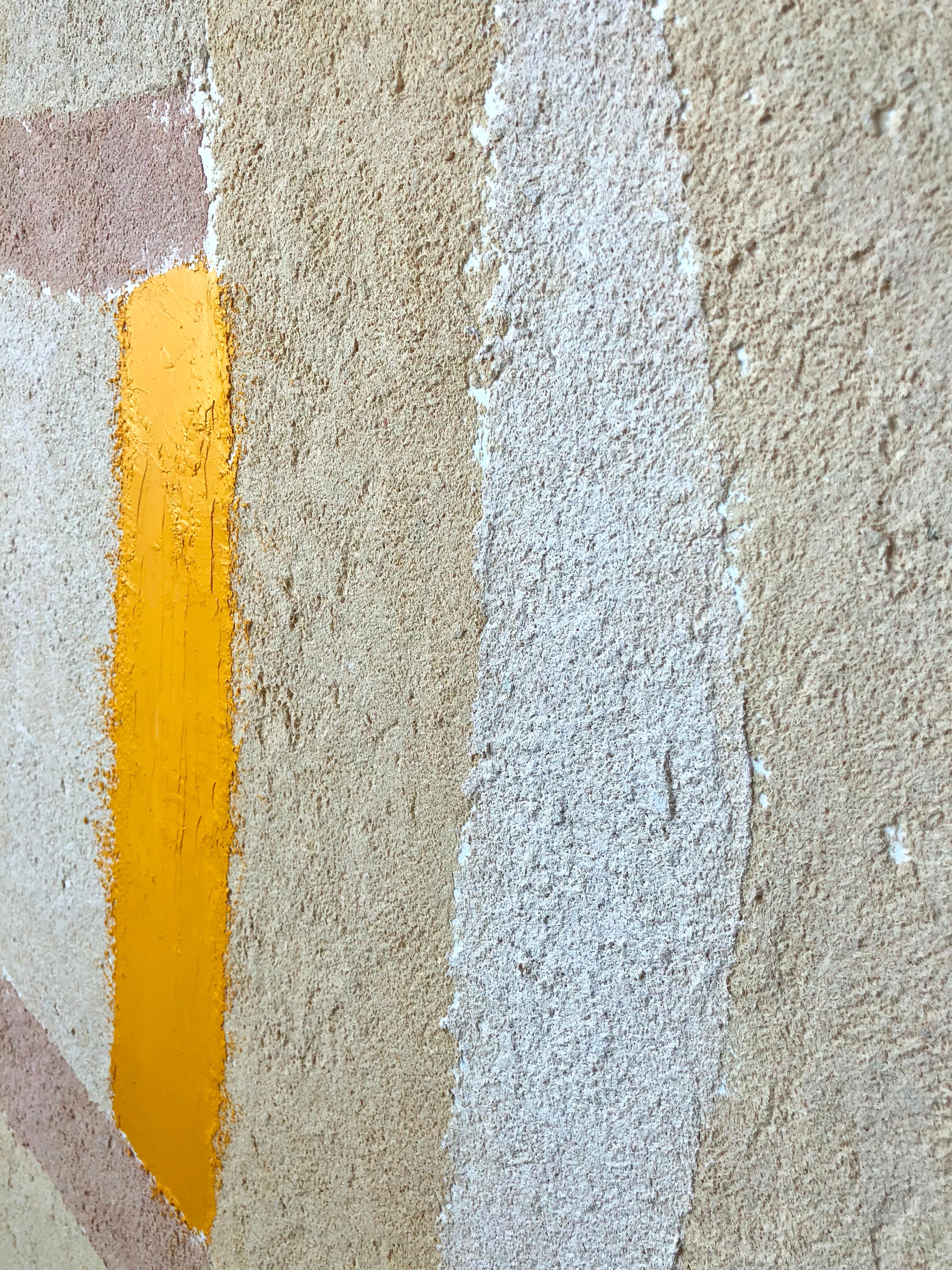 Scenery 2 (De la série Topography) - une peinture en gris, beige et jaune clair en vente 1