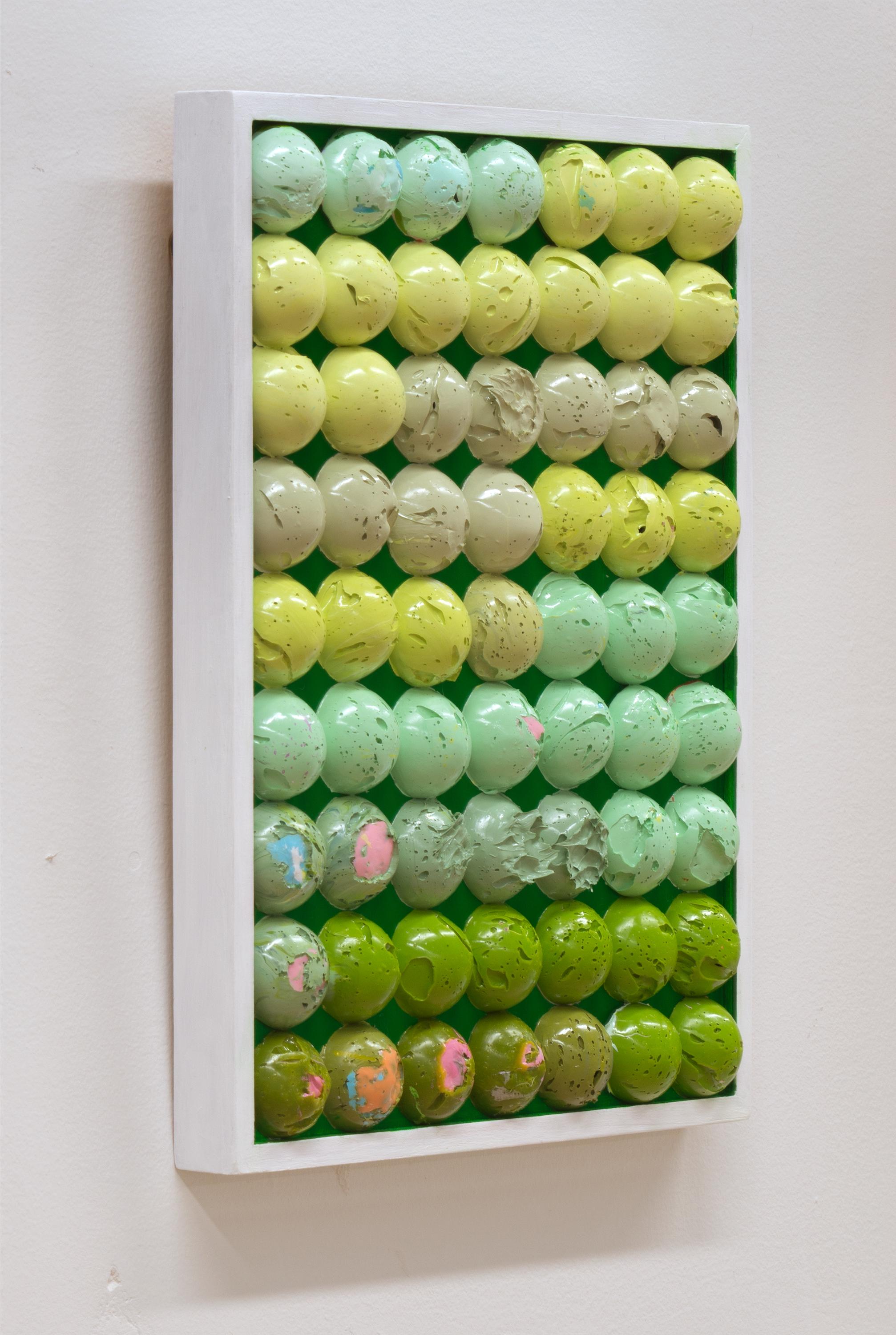 GREEN CIRCLE QUILT II - Pittura acrilica con cornice e texture modellata - Sculpture Contemporaneo di Natalie Harrison