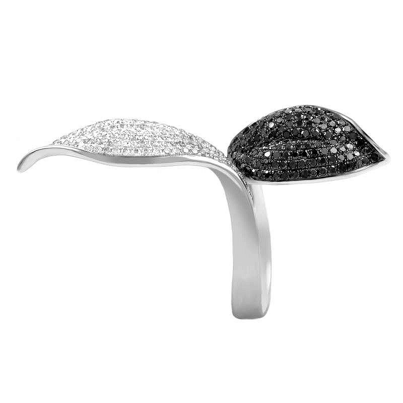 Natalie K 14 Karat White Gold Black and White Diamond Pave Leaf Ring In New Condition In Southampton, PA