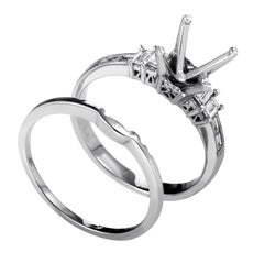 Used Natalie K Women
s 14 Karat Gold and Diamond Mounting Bridal Set SM-051634