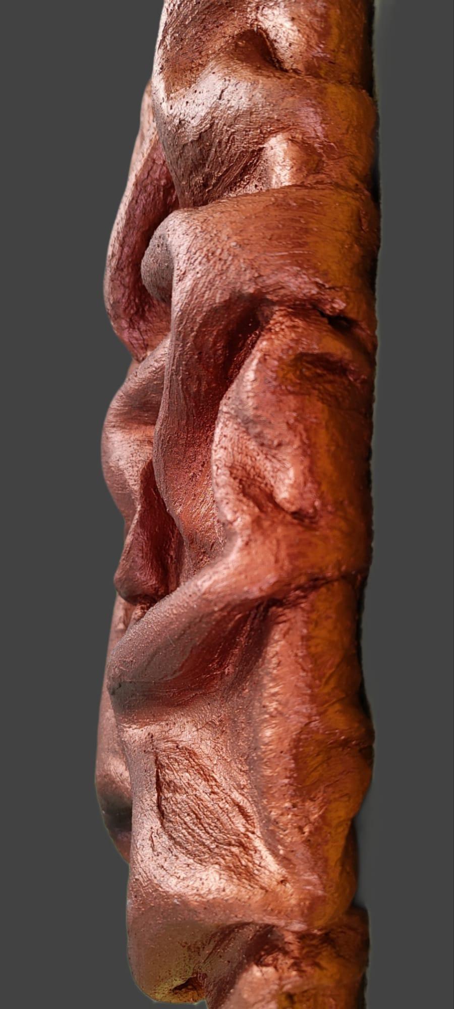 Cascata di bronzo, scultura in tessuto infuso di argilla, per installazione a parete - Sculpture di Natalie Krainin