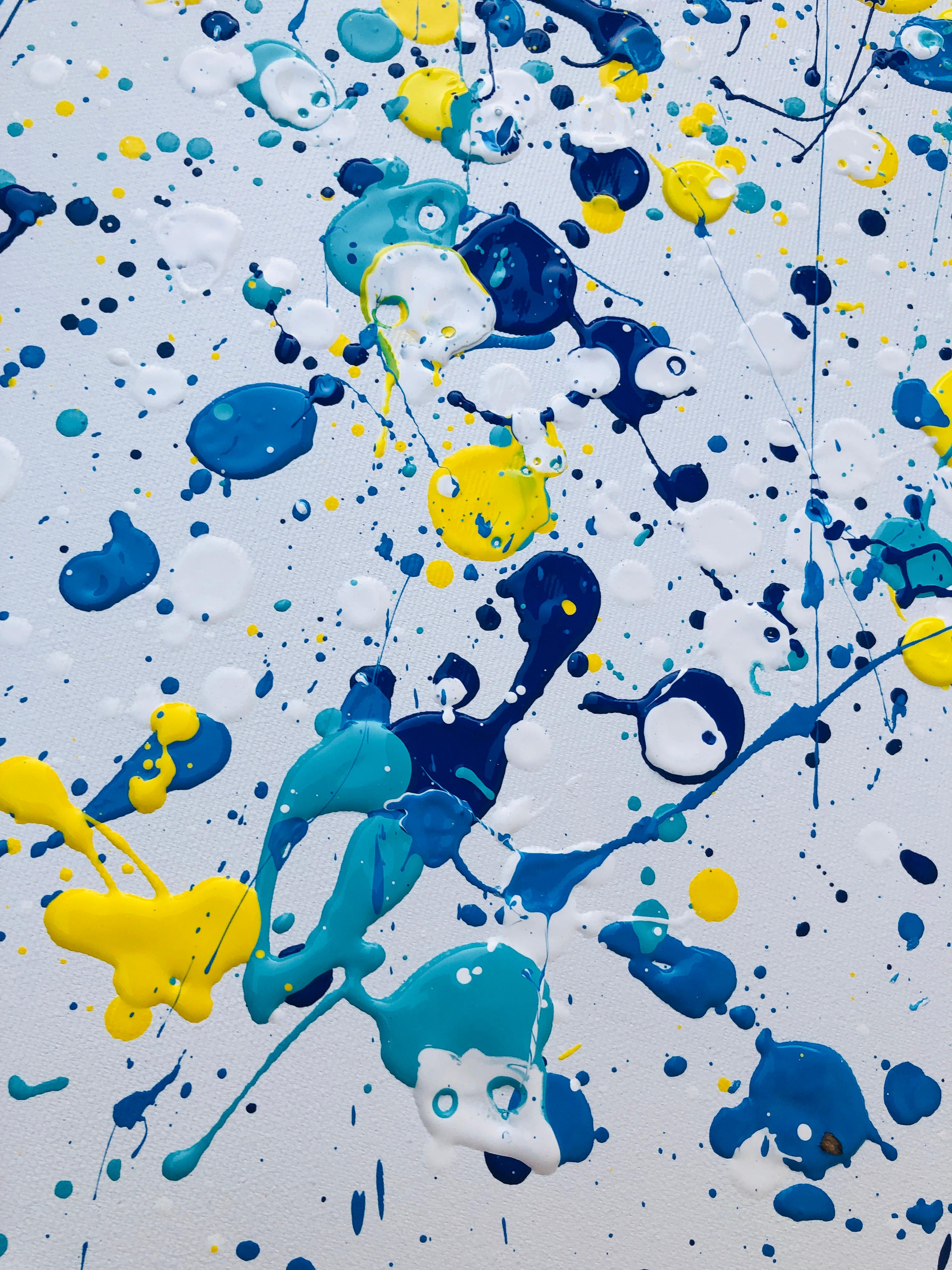 De la série « Infinite Flightt » jaune, bleu, rose, blanc - Abstrait Painting par Nataliia Krykun