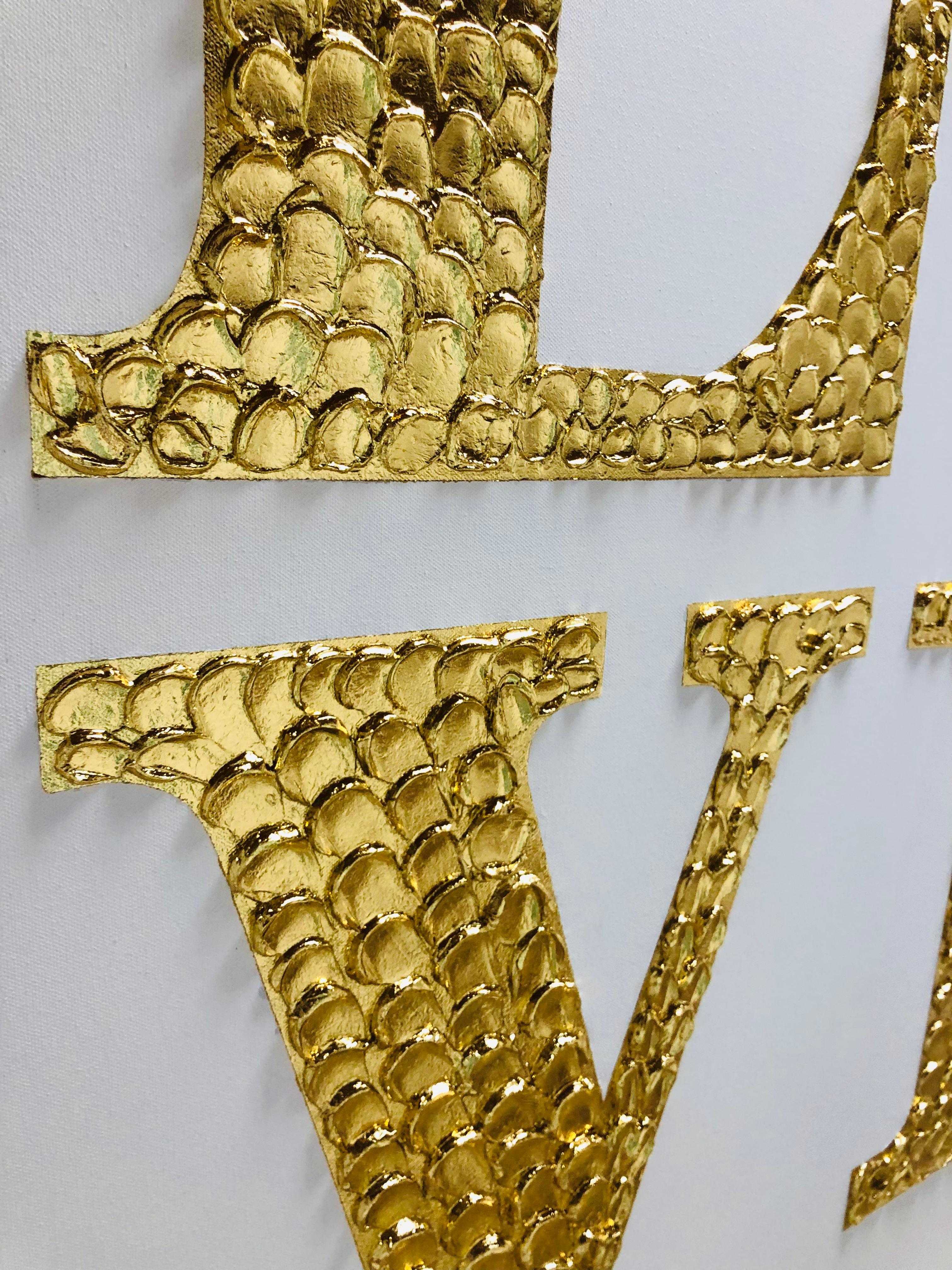 Love gold - 3D love, Amour, Amore blanc et or texturé, dorure - Abstrait Painting par Nataliia Krykun