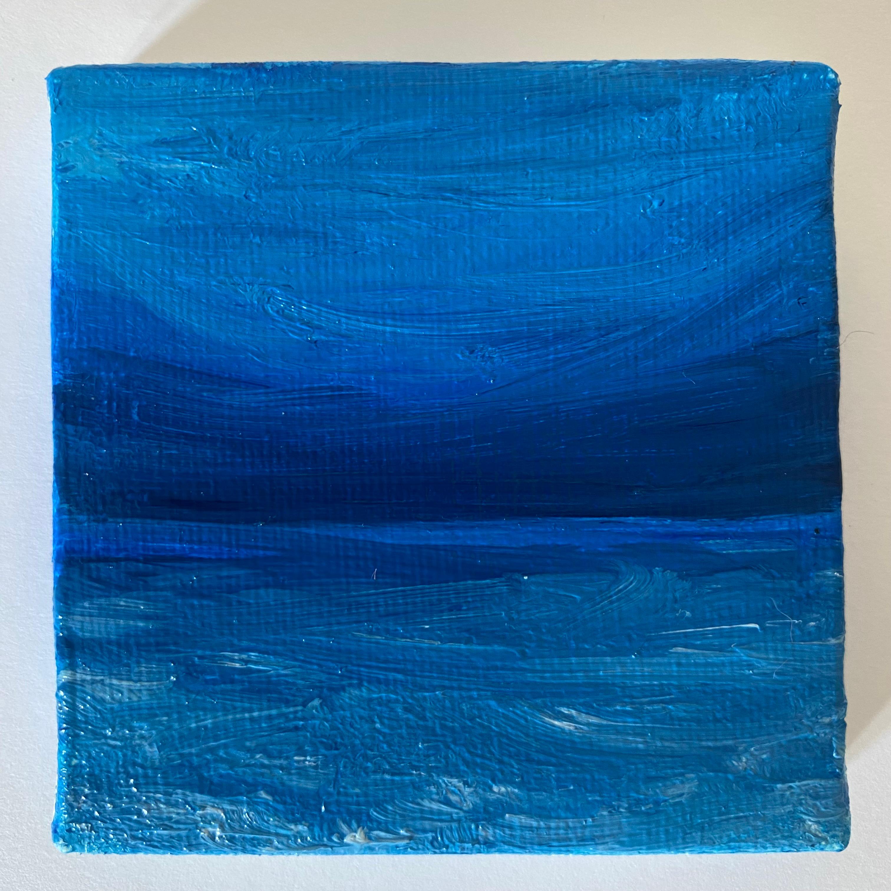 Esta obra de arte es una profunda exploración de la abstracción mediante la utilización de una paleta azul monocromática. El artista manipula con maestría las variaciones tonales del azul para crear un horizonte sin fisuras, evocando un sereno