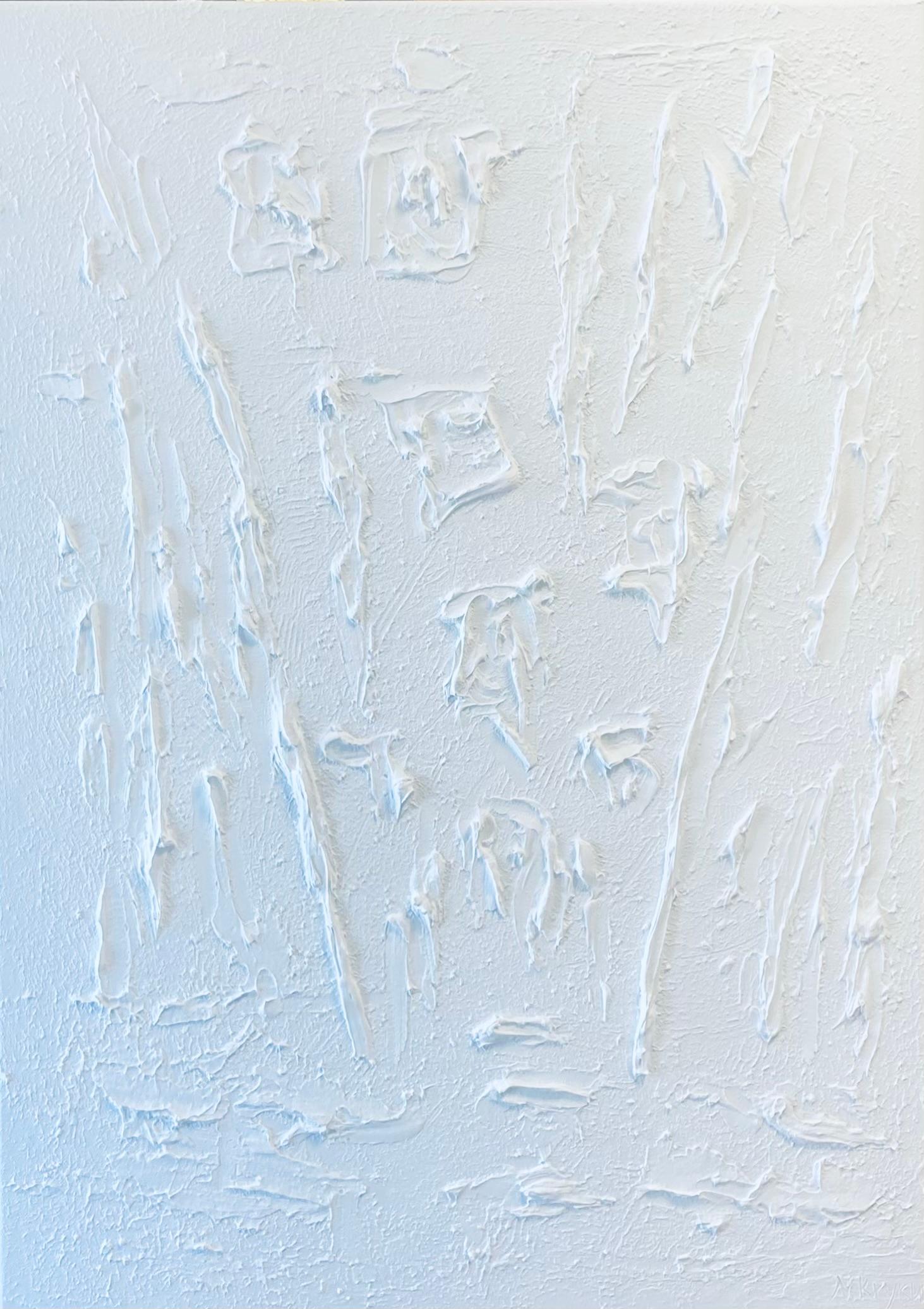 Essential Silence ist eine kontemplative Serie monochromer, dreidimensionaler abstrakter Gemälde, die die Ausdruckskraft von Reduktion und materieller Präsenz erforschen. 
In diesem Werk ist die Stille nicht die Abwesenheit von Geräuschen, sondern