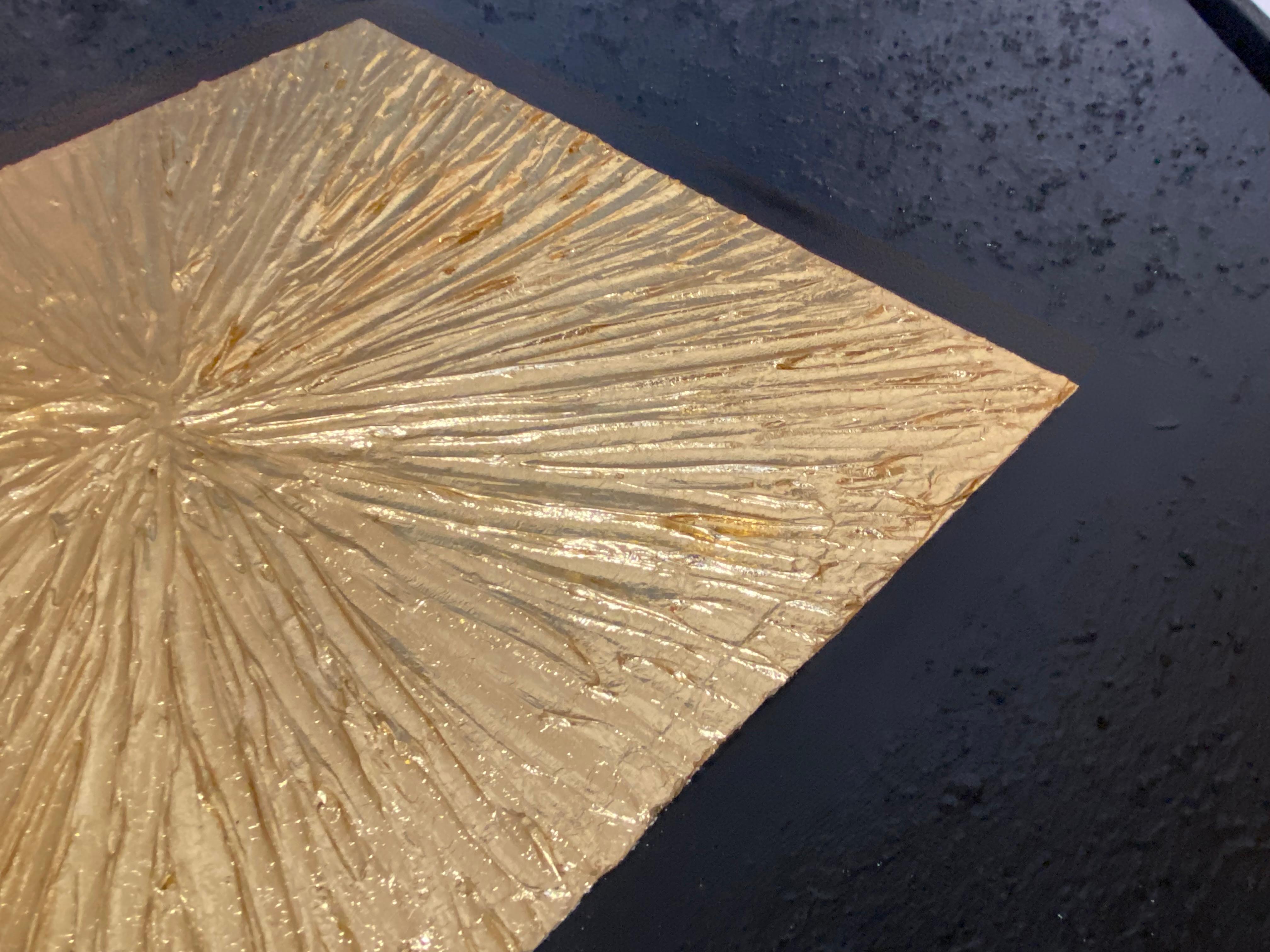 Bei der Herstellung dieses Werks habe ich meine Seele in jeden Pinselstrich gelegt und versucht, die Essenz der Emotionen in einer kühnen und doch raffinierten Bildsprache einzufangen. Das Werk verbindet die Dynamik der Pop Art mit der Eleganz des