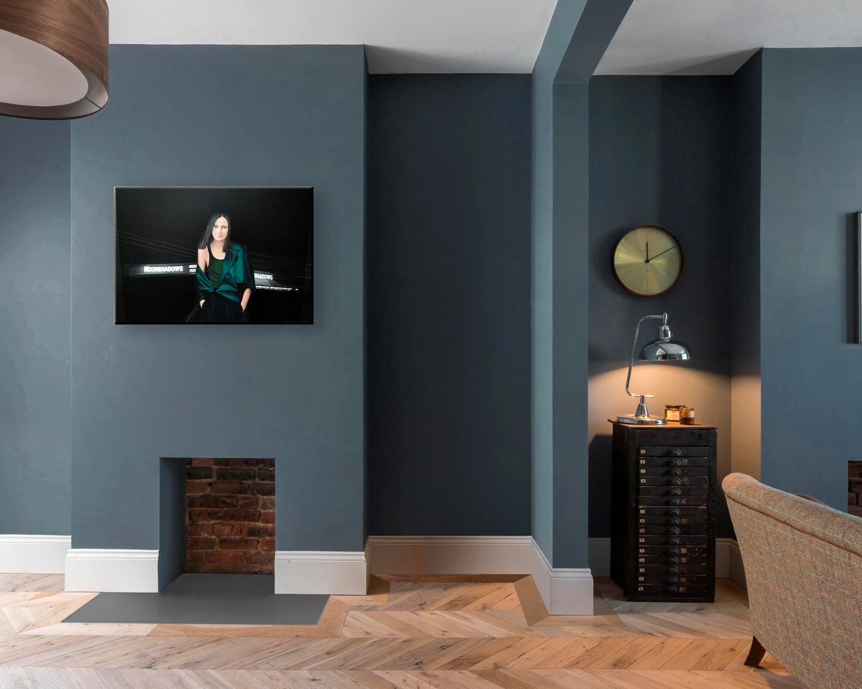 Moonshadows (Schwarz), Figurative Painting, von Nataliya Bagatskaya