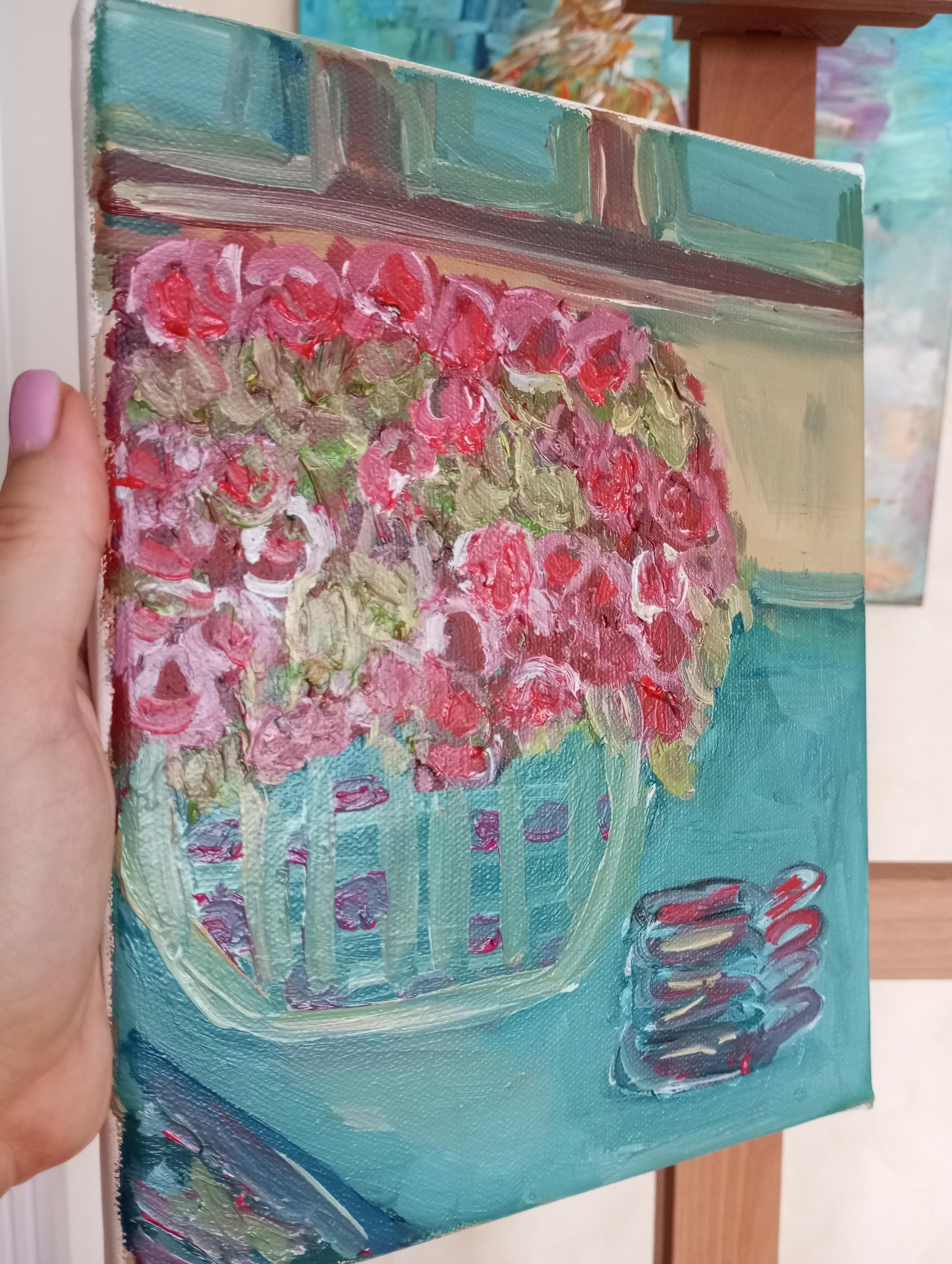 Il profumo del caffè caldo e delle rose sbocciate (pittura ad olio floreale su tela) in vendita 7