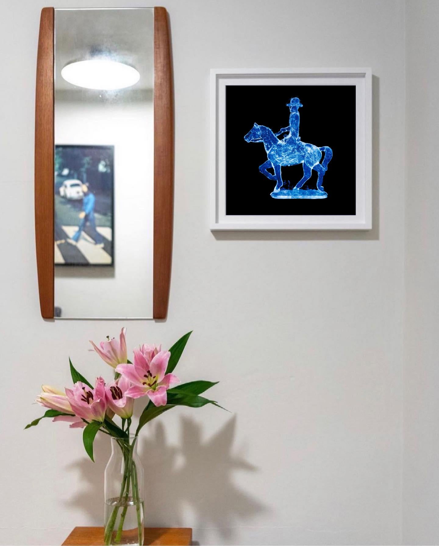 The Blue Rider Cowboy Blue - Photographie couleur Pop Art en vente 1