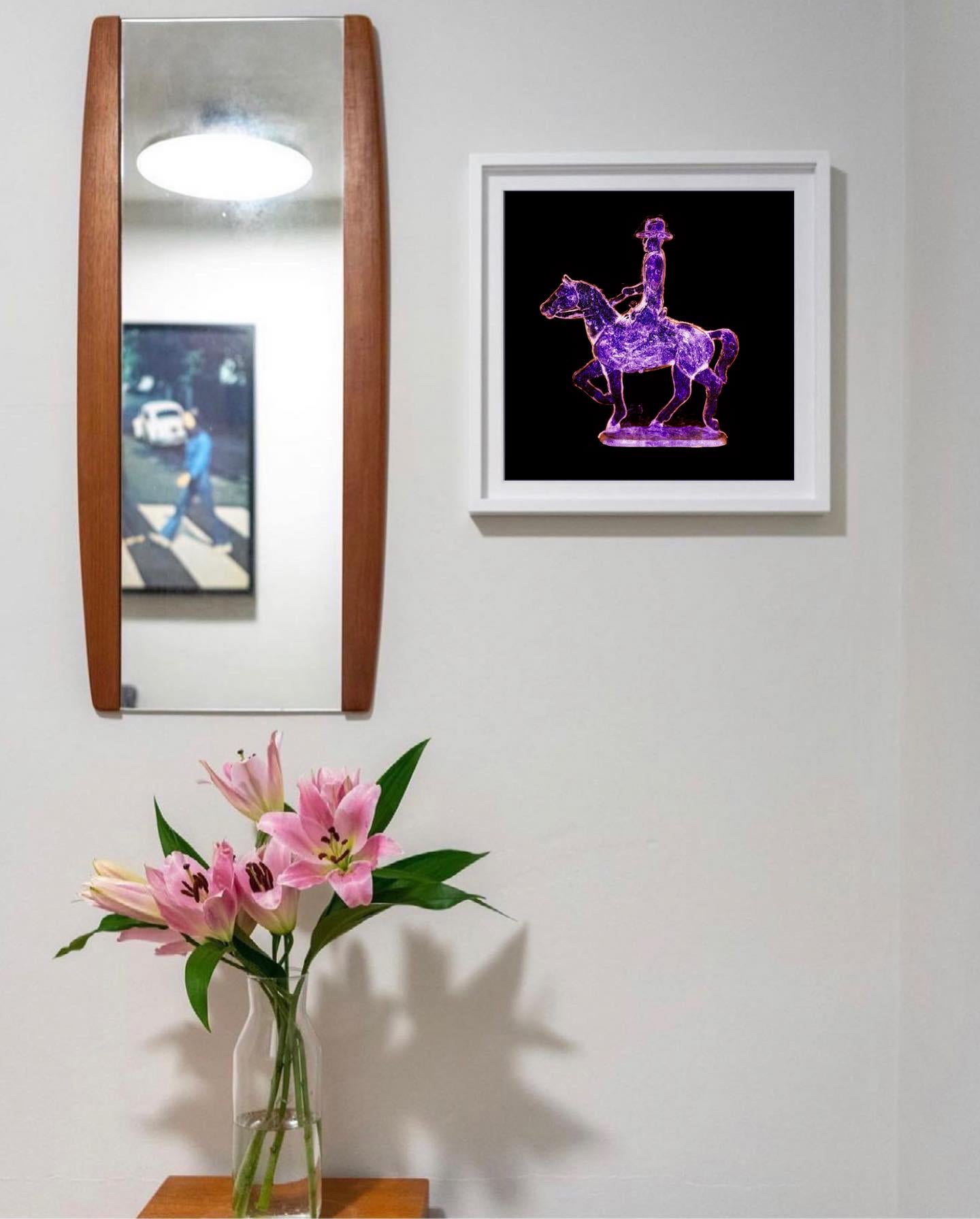 Ghost Rider Cowboy violet - Pop Art Photographie couleur en vente 3