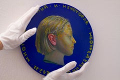Portrait féminin russe contemporain figuratif bleu circulaire. Monnaie #238