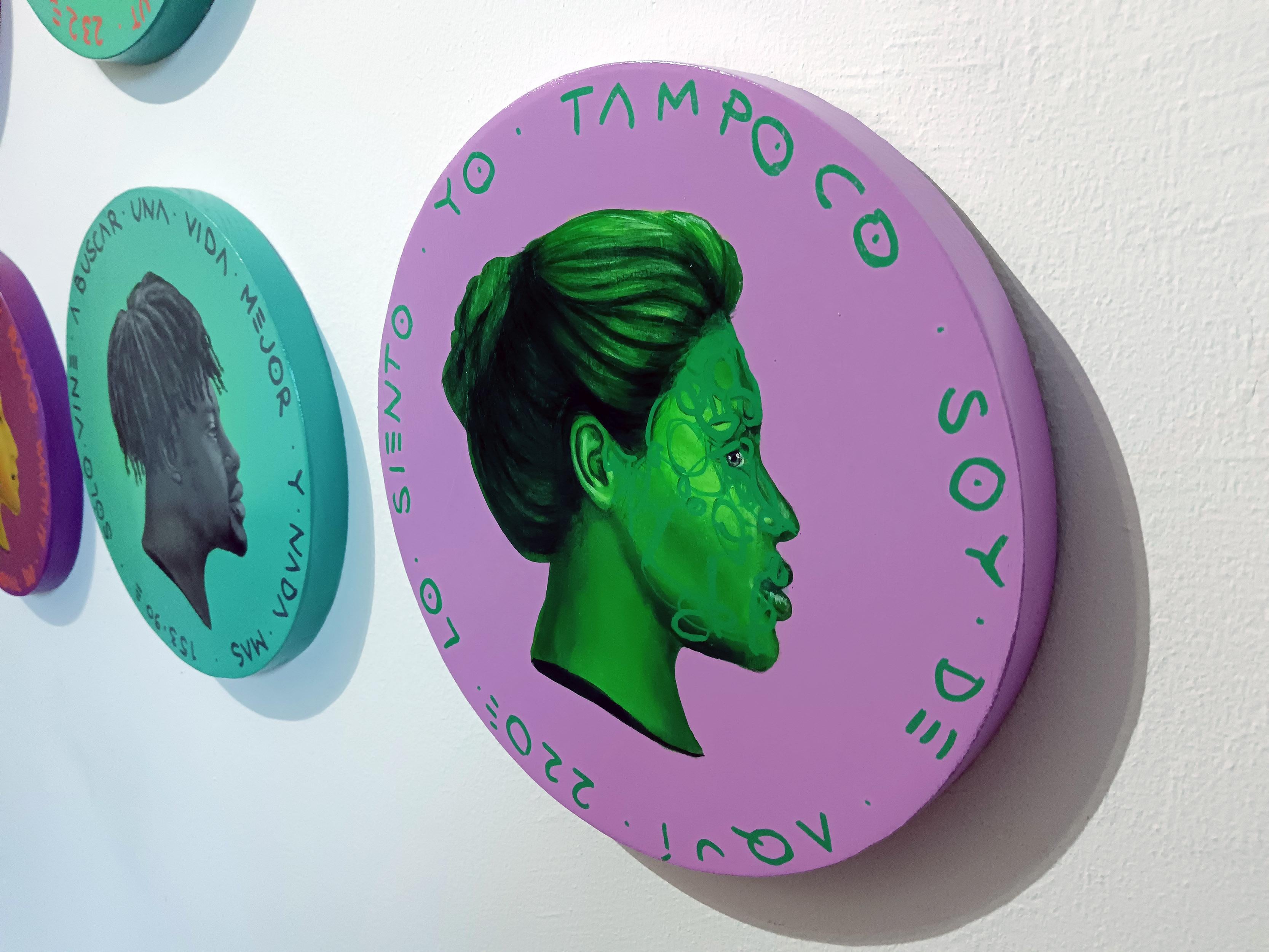 Ritratto contemporaneo con sfondo rosa e volto femminile verde. Valuta #232 in vendita 1
