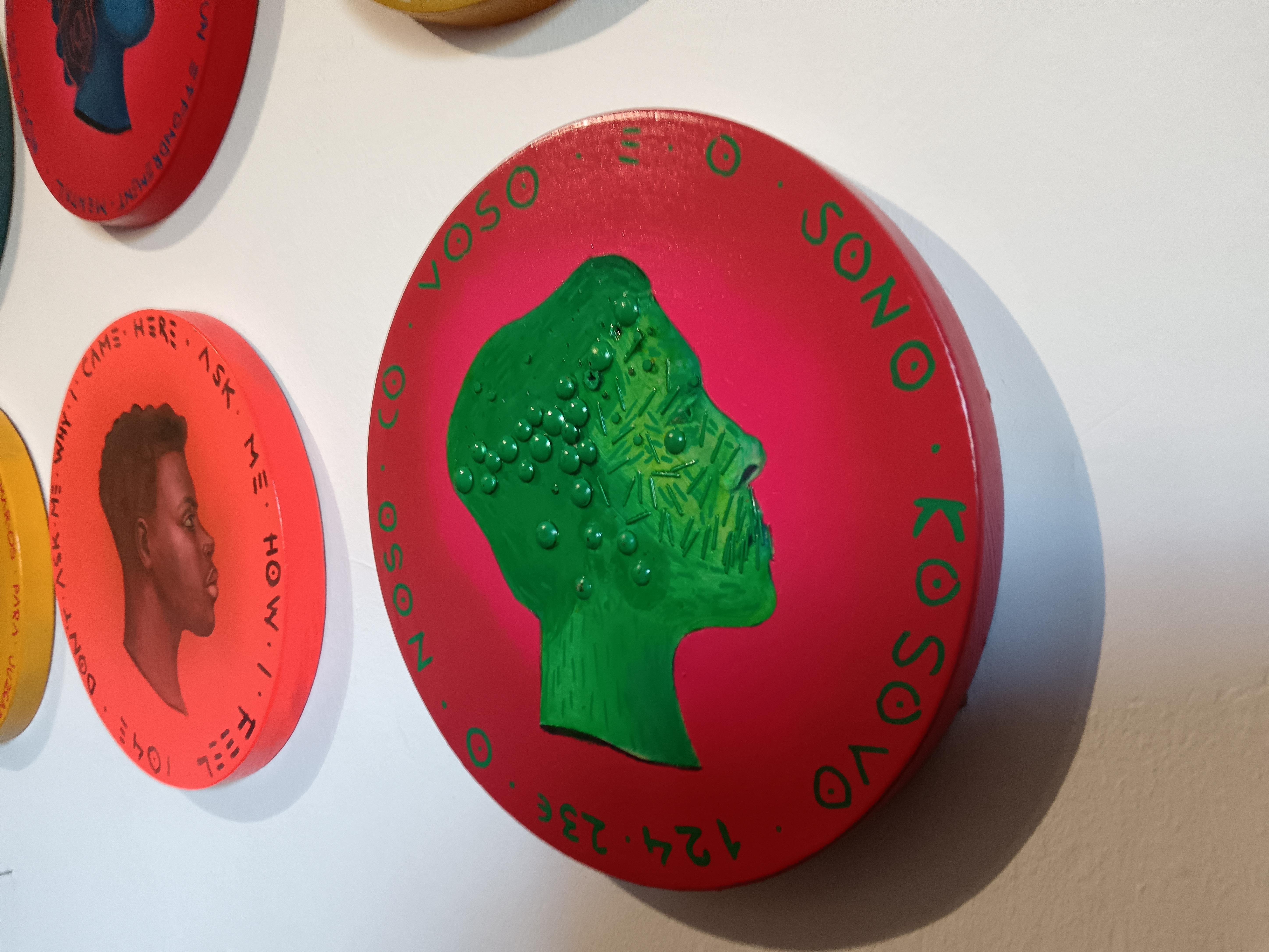 Ritratto di profilo laterale in tecnica mista contemporanea. Red & Greene.  