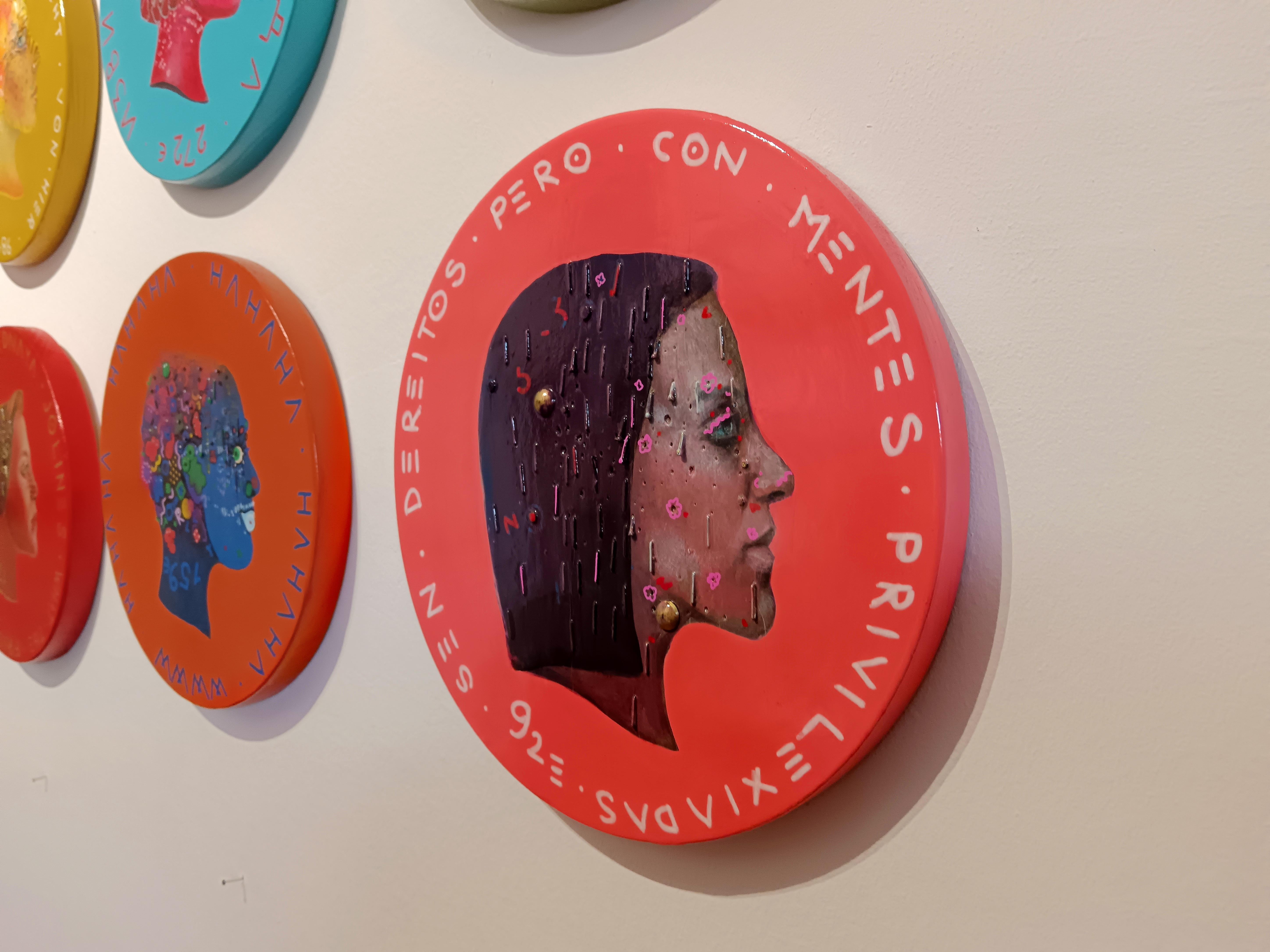 Retrato Surrealista Pop Contemporáneo. Mujer. Rosa y naranja. 