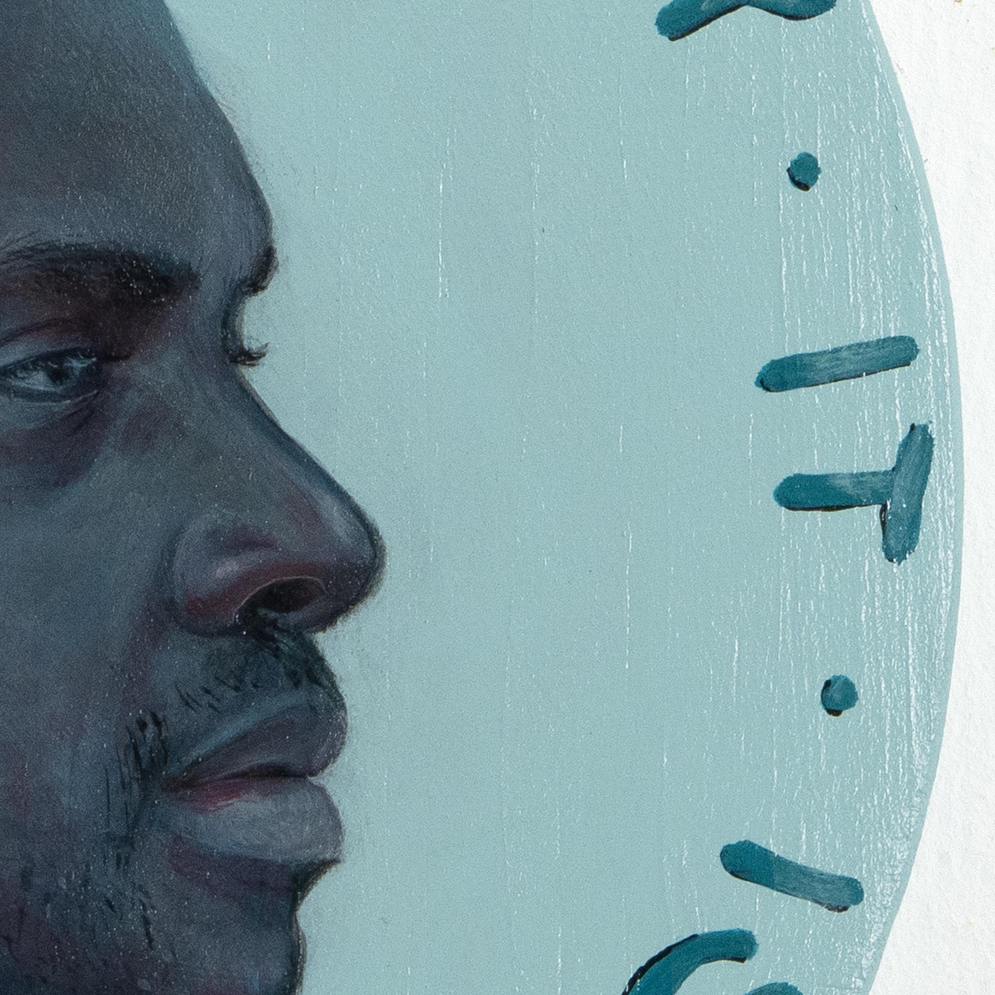 Valuta #264 - Acrilico su Wood, ritratto di BIPOC con testo su sfondo blu - Painting di Natasha Lelenco