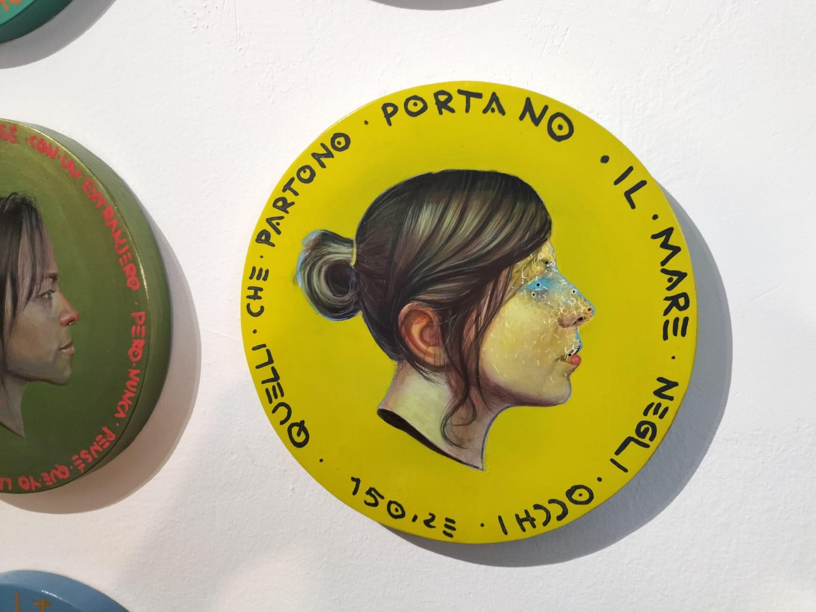Ritratto circolare contemporaneo su giallo - 