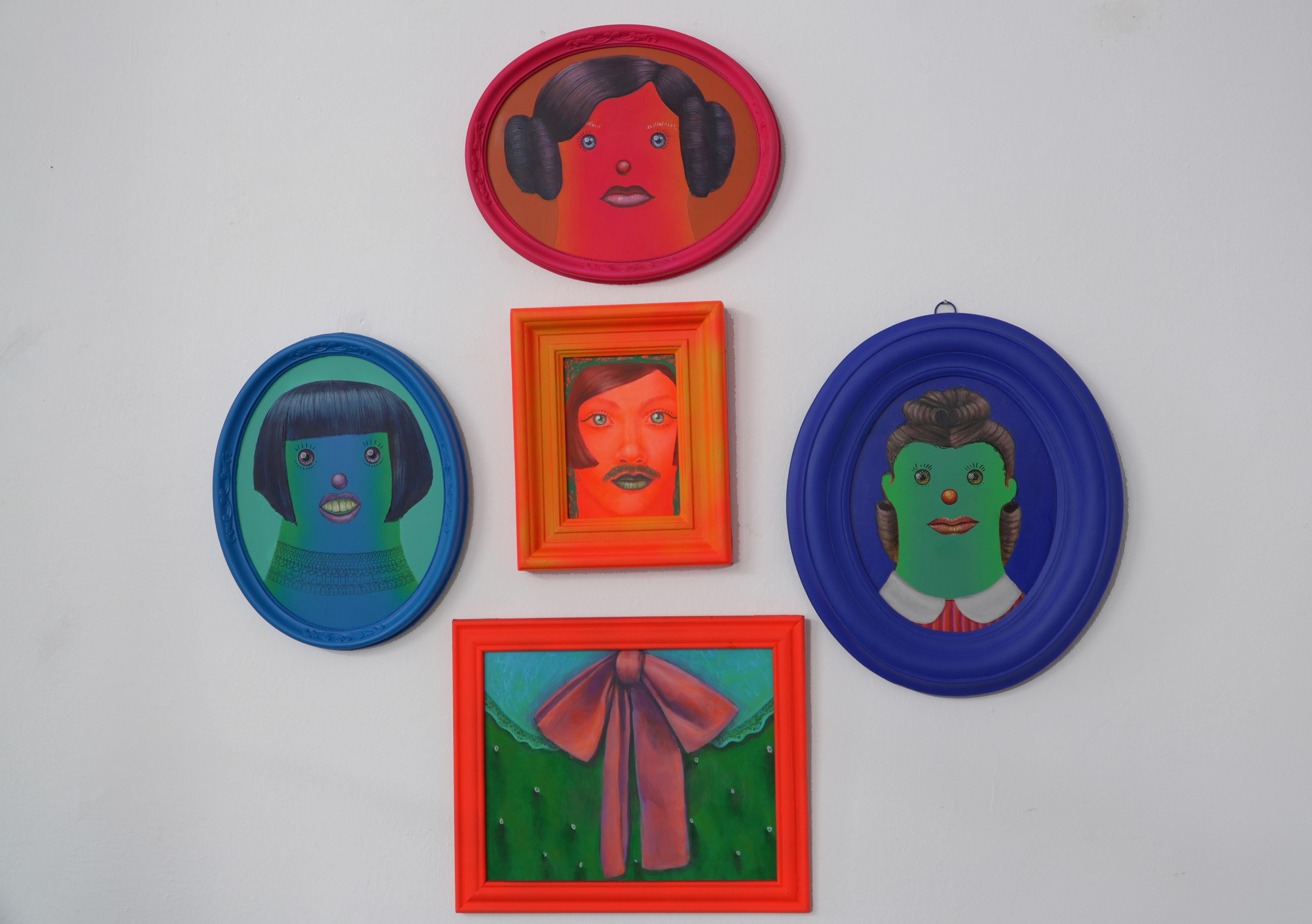 Ancestor Clone #12 - Unique Oval Framed Acrylic Painting. Surreal Naïve Portrait For Sale 7