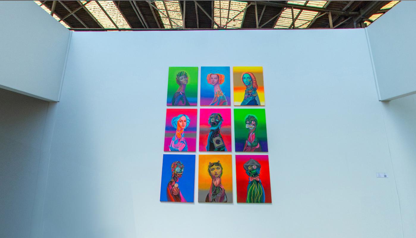 Figura antropomorfa pop surrealista. Insetti, piante ed elementi giocattolo in vendita 4