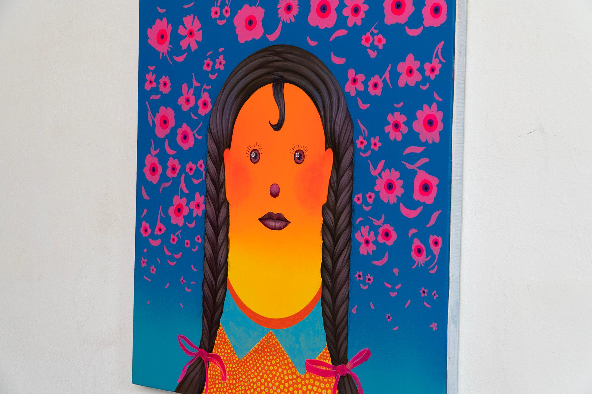 Retrato naranja brillante con trenzas y flores - Pintura acrílica surrealista en venta 4