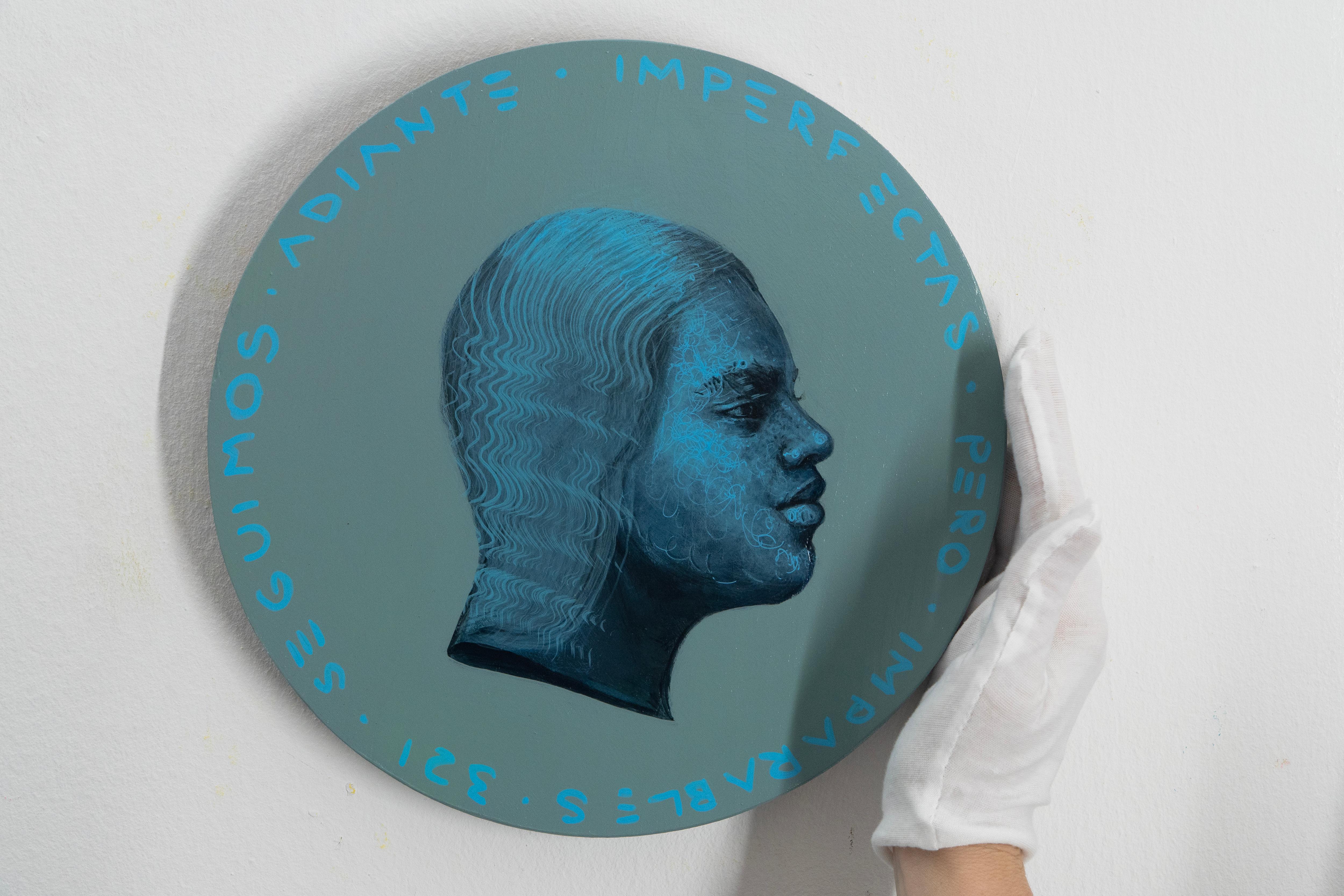 Devise du profil féminin bleu contemporain #266 Sur l'identité et la résilience en vente 3