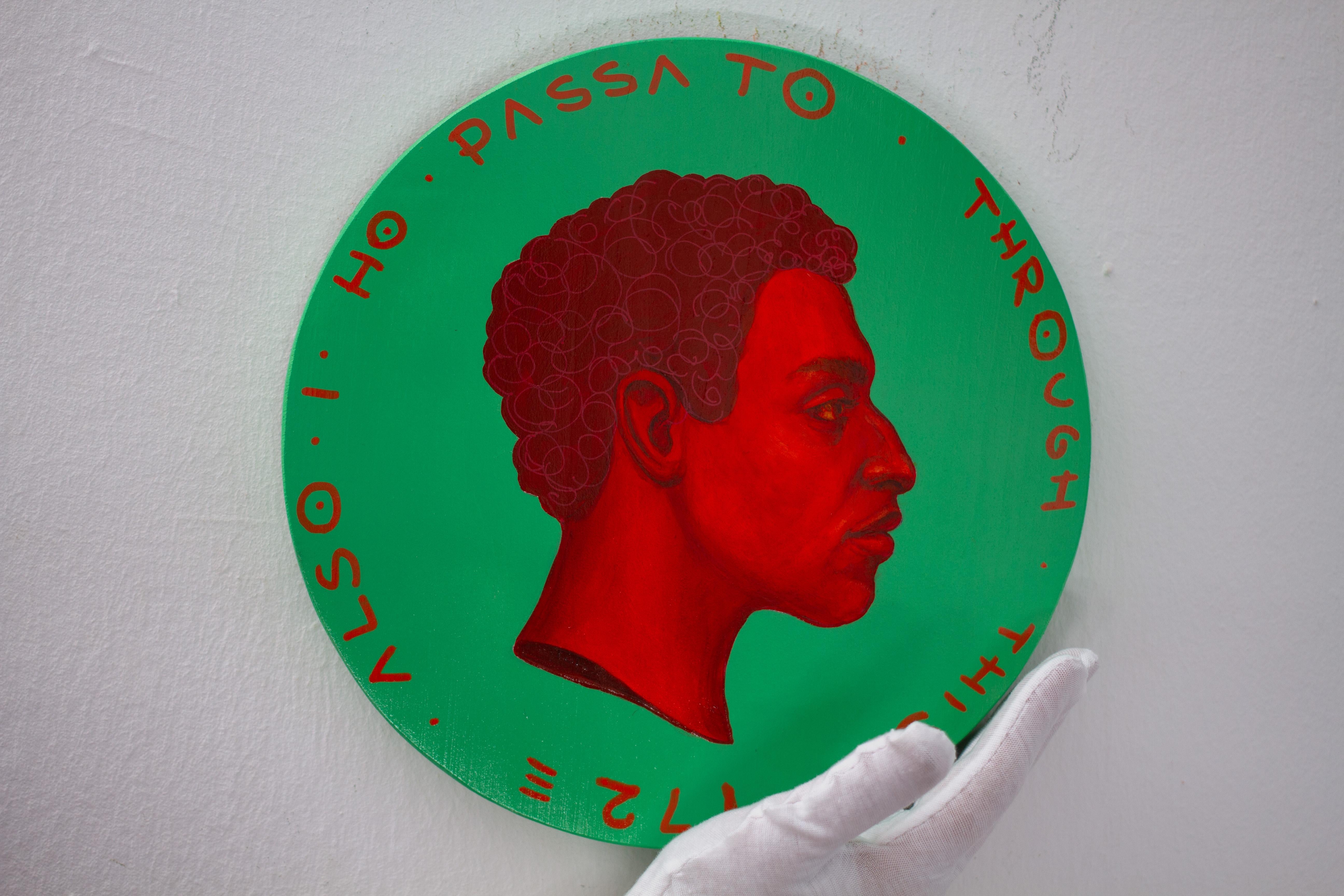 Retrato contemporáneo de perfil vibrante sobre fondo negro verde. 