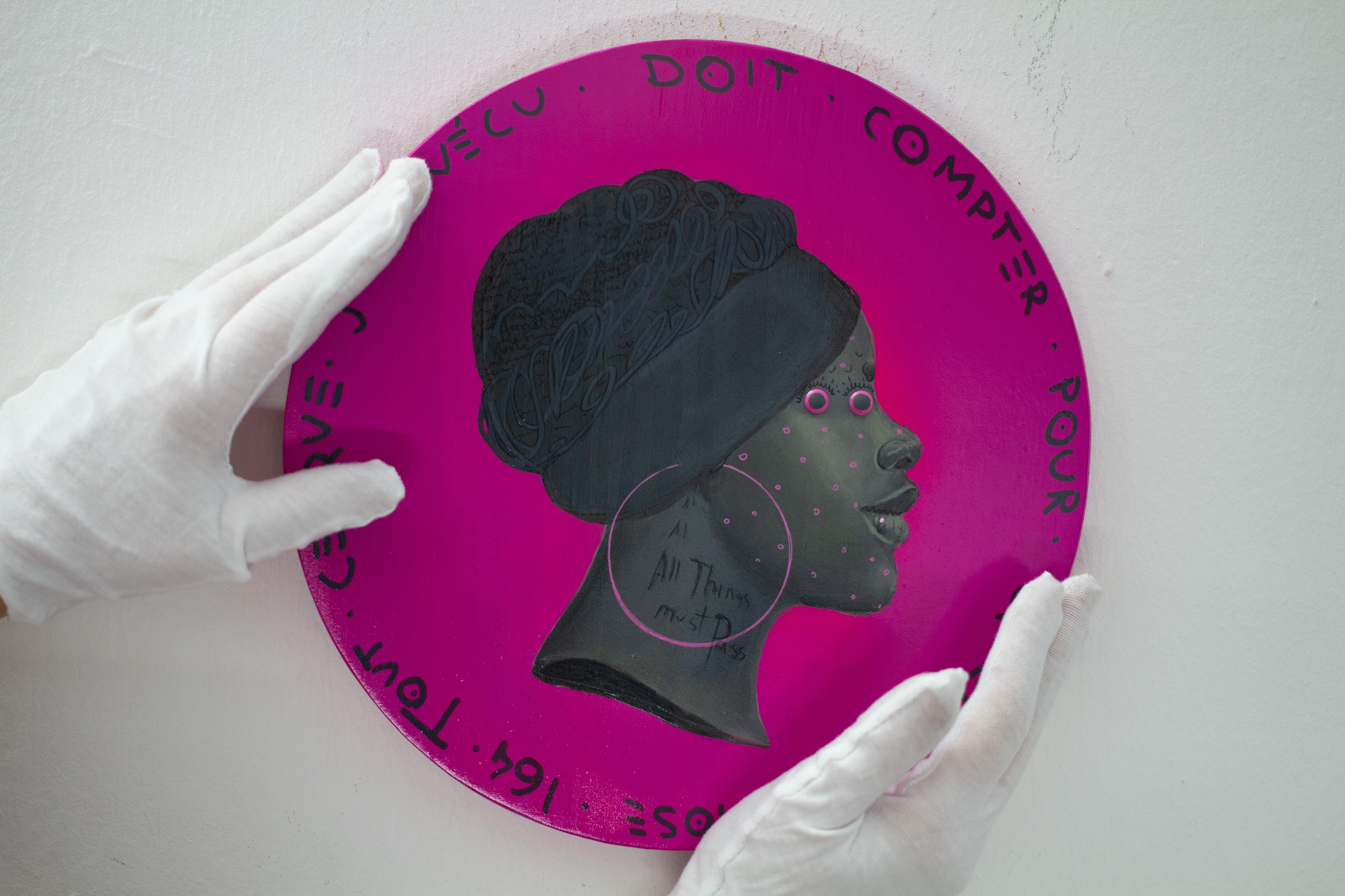 Perfil Vibrante Contemporáneo de una Mujer Negra. Frase en francés 