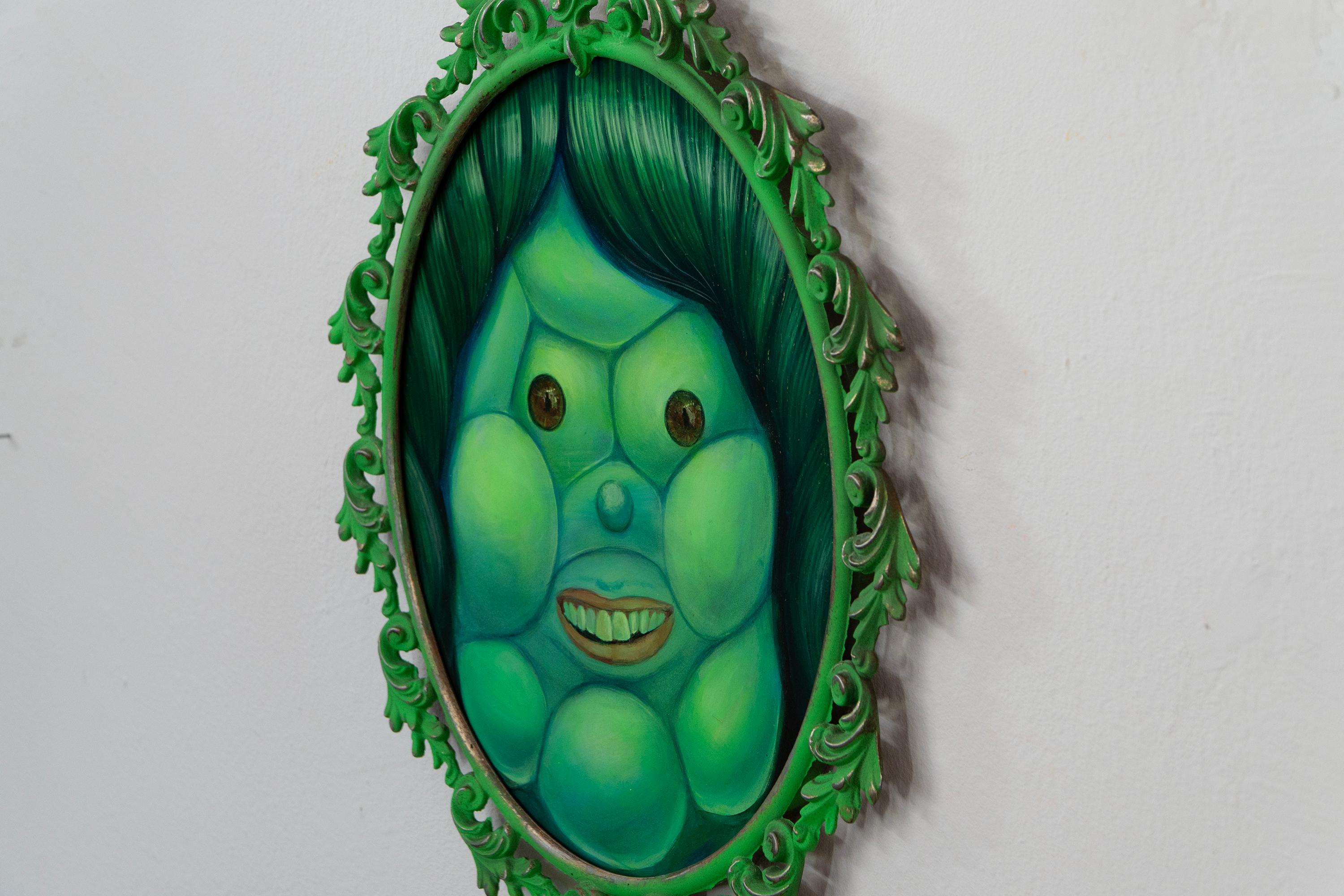 Ritratto con volto a bolla verde e cornice ornata - Cloni di antenati #16 Zia a bolla in vendita 1