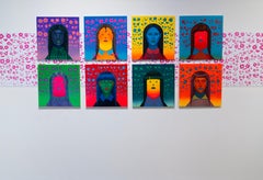 Grande pannello di ritratti surreali composto da otto dipinti in acrilico con installazione floreale