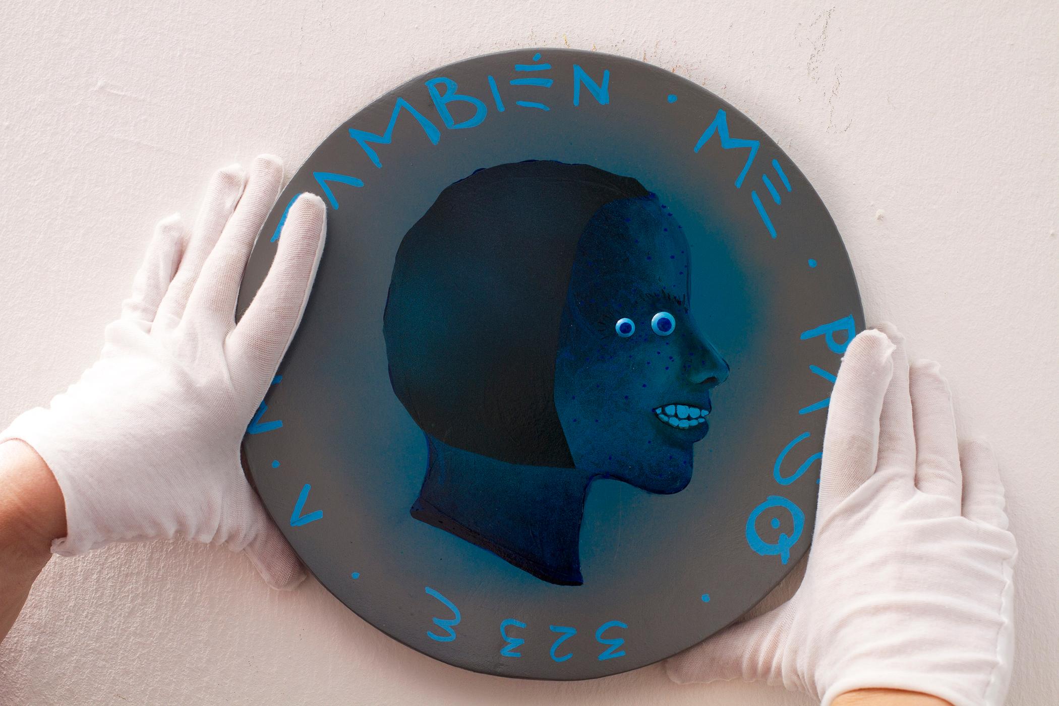 Panel de cuatro monedas en tonos azules - Pintura acrílica y técnica mixta sobre madera en venta 1
