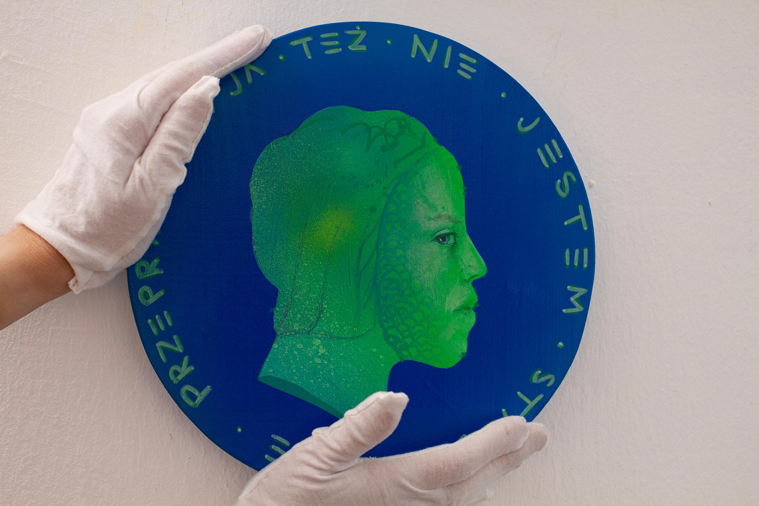 Panel de cuatro monedas en tonos azules - Pintura acrílica y técnica mixta sobre madera en venta 2