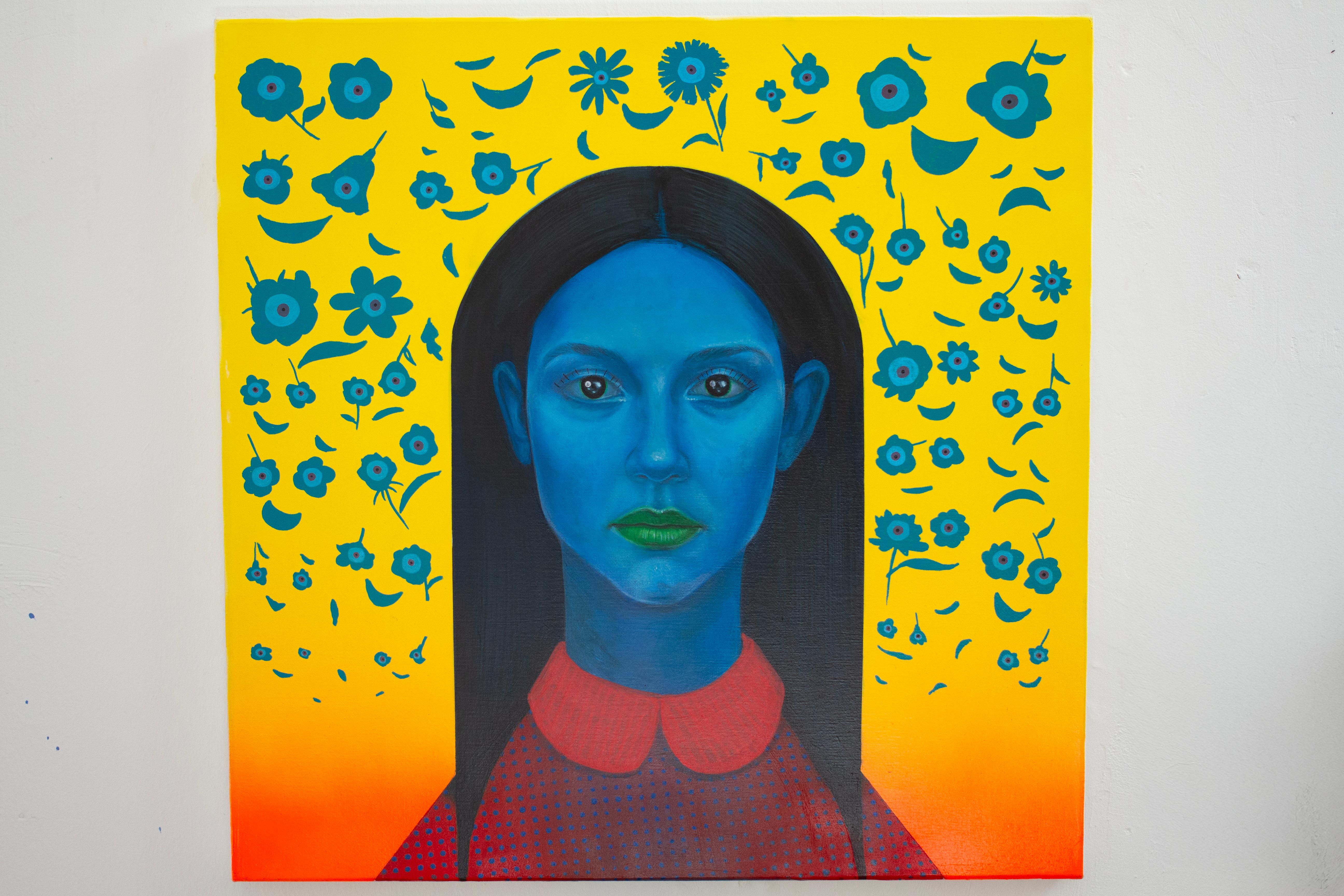 Portrait bleu vibrant avec motifs floraux sur toile jaune, œuvre d'origine, 2024 en vente 1
