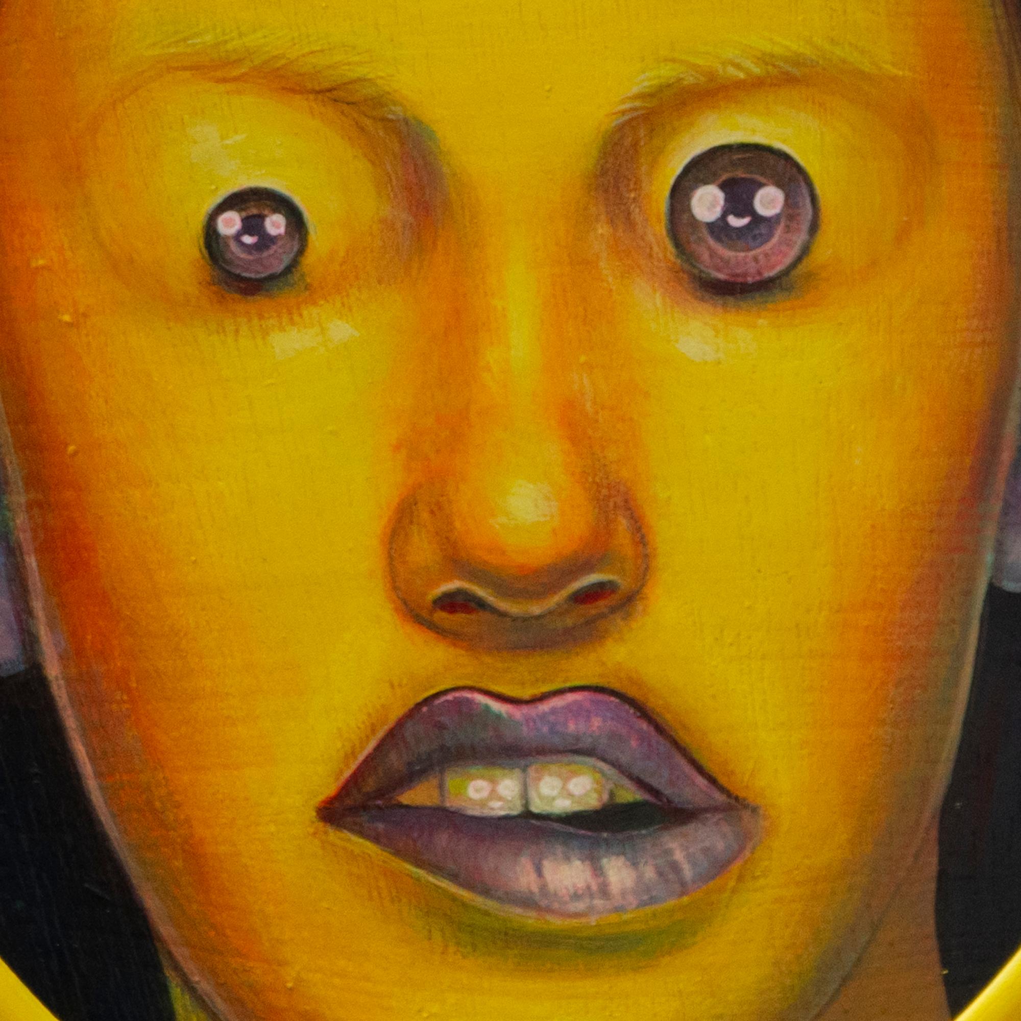 Portrait en acrylique et spray Emoji jaune avec cadre en métal jaune orné - Pop Art Painting par Natasha Lelenco