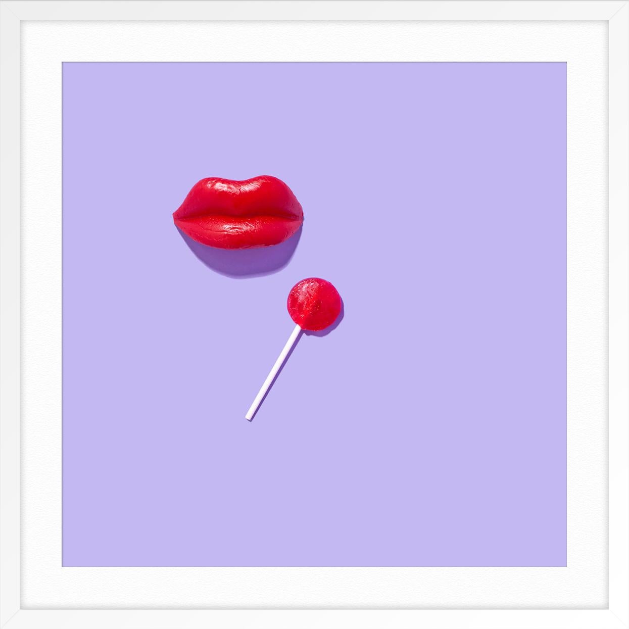Total de la combinaison - Violet Color Photograph par Natasha Martin