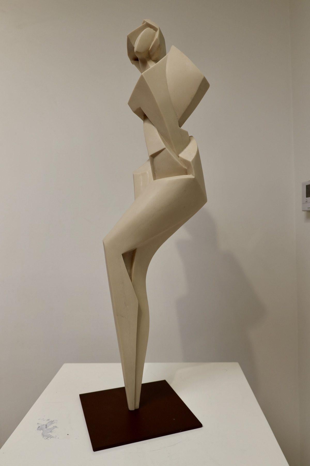 Aphrodite – Sculpture von Natasha Sedaghat