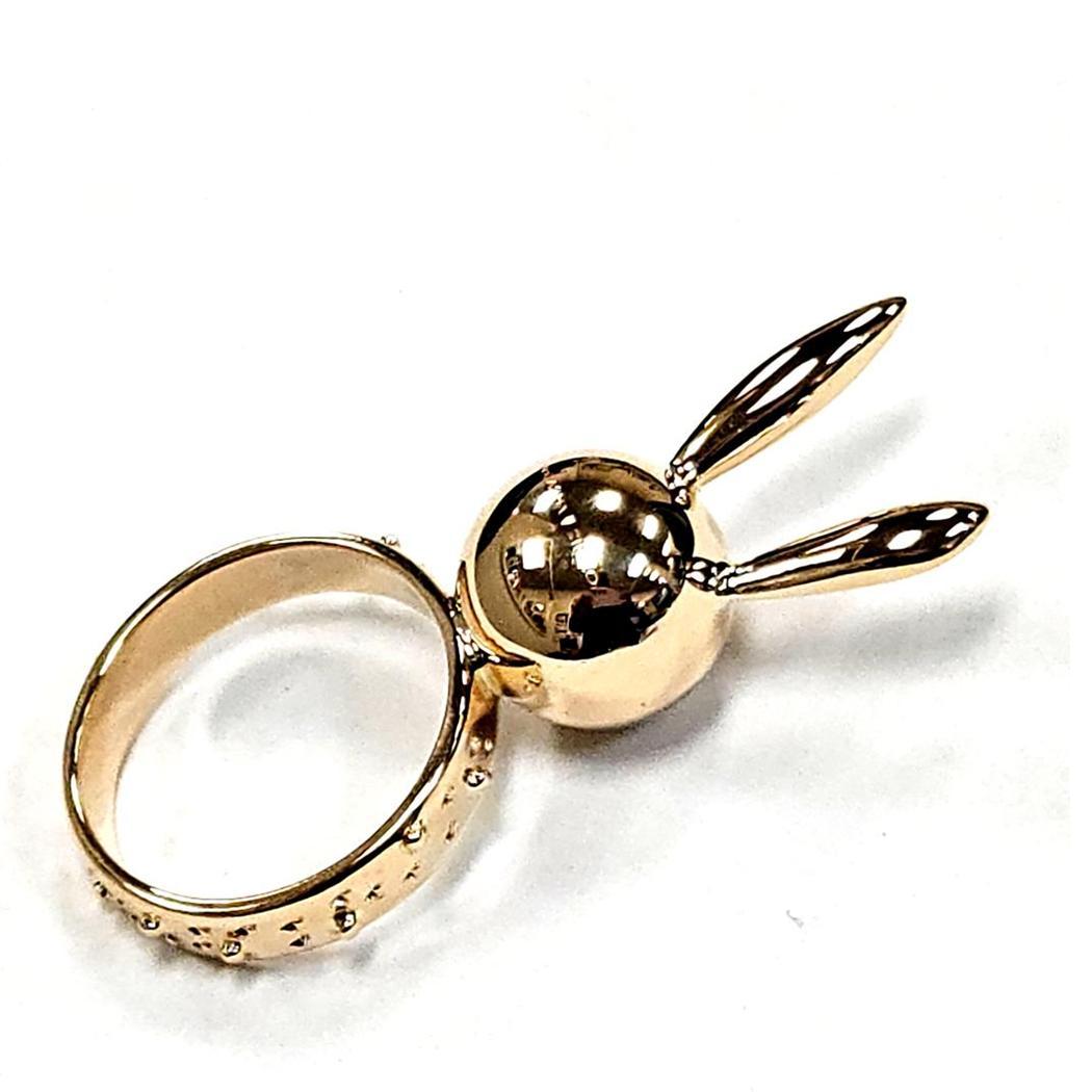 Natasha Zinko 18k Yellow Gold Bunny Ring – Made in France In New Condition For Sale In North Miami, FL