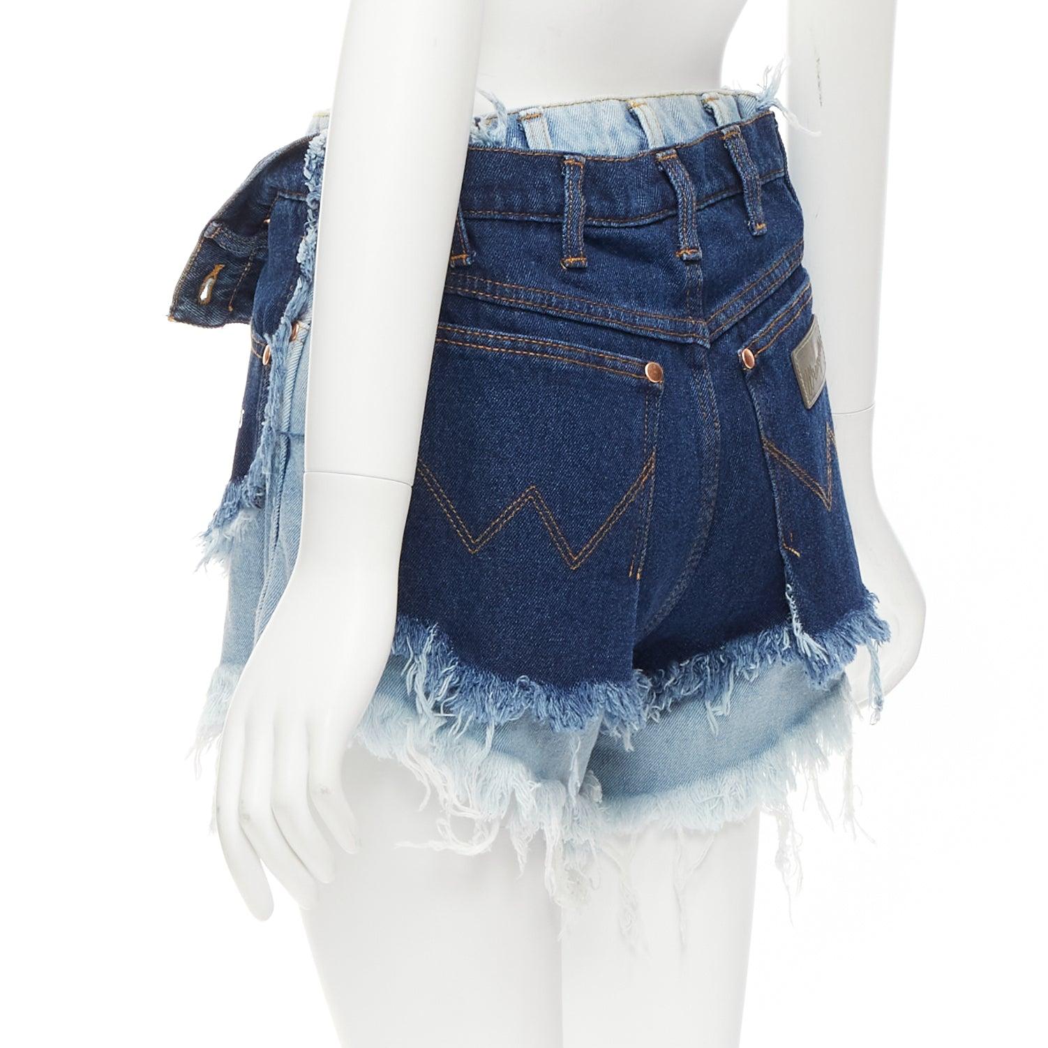 NATASHA ZINKO WRANGLER dekonstruierte geschichtete doppelreihige Shorts aus Denim mit ausgefranstem Denim FR34 XS im Angebot 1