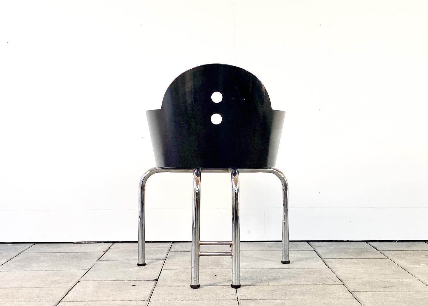 Italian Nathalie chair designed by Nathalie du Pasquier for Memphis Milano ca. 1990 For Sale