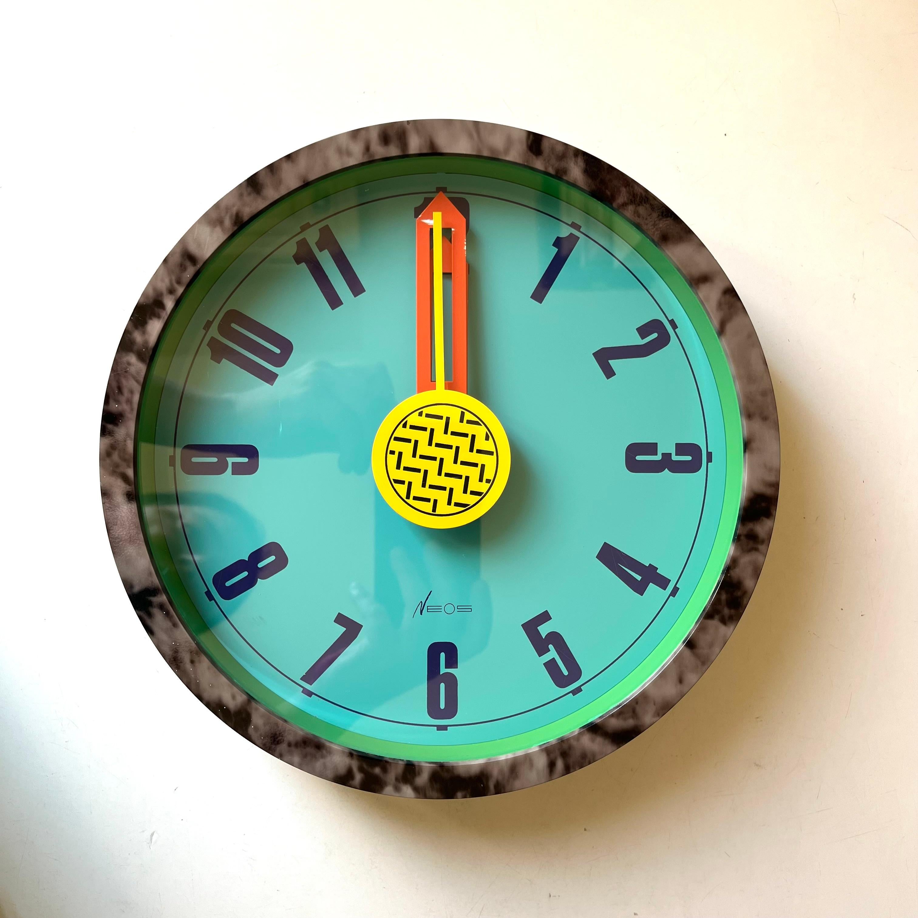 Post-Modern Nathalie du PASQUIER George SOWDEN Horloge murale vers 1986 Neos of Lorenz clock For Sale