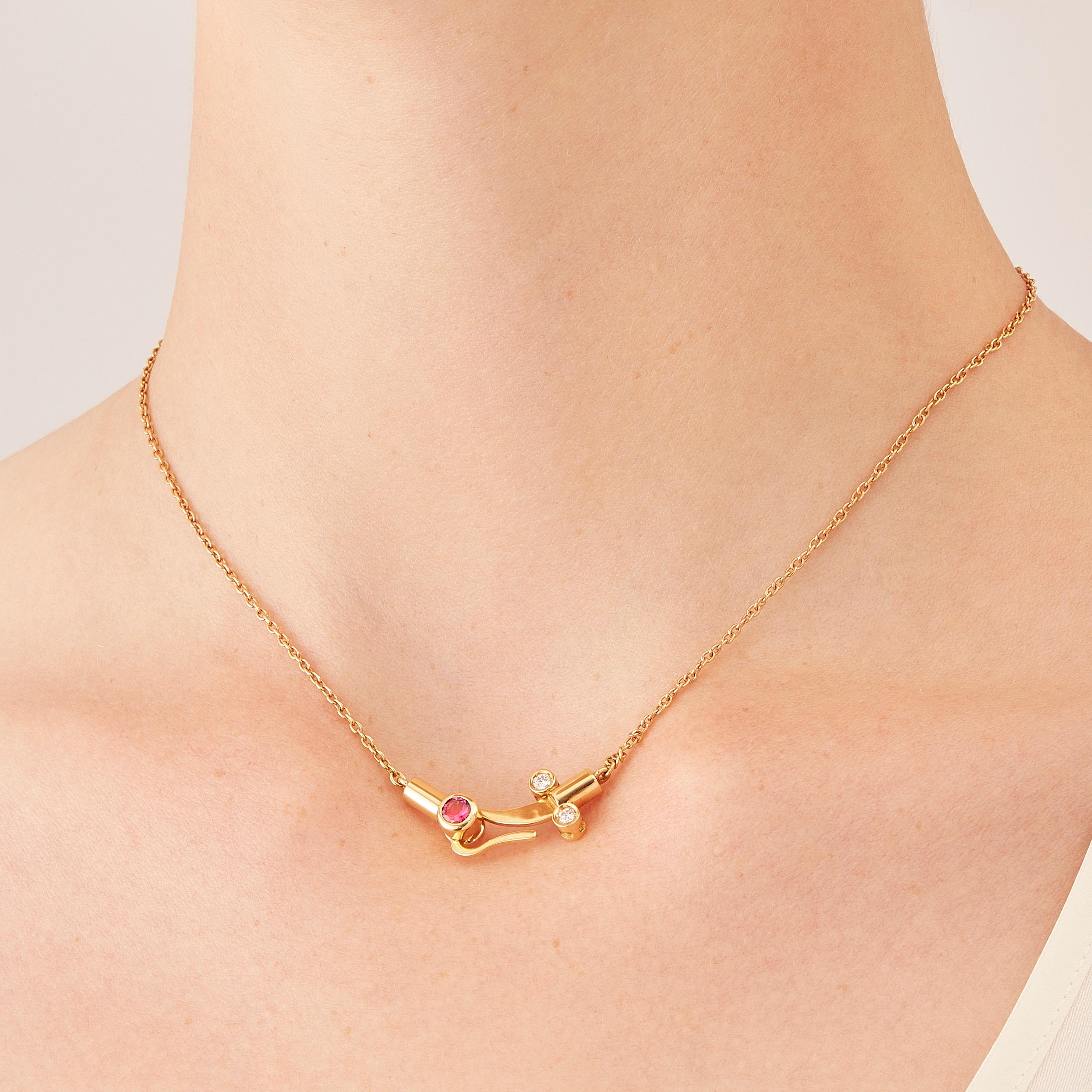 Contemporain Nathalie Jean, collier pendentif pendant en or avec tourmaline et diamants 0,1 carat en vente