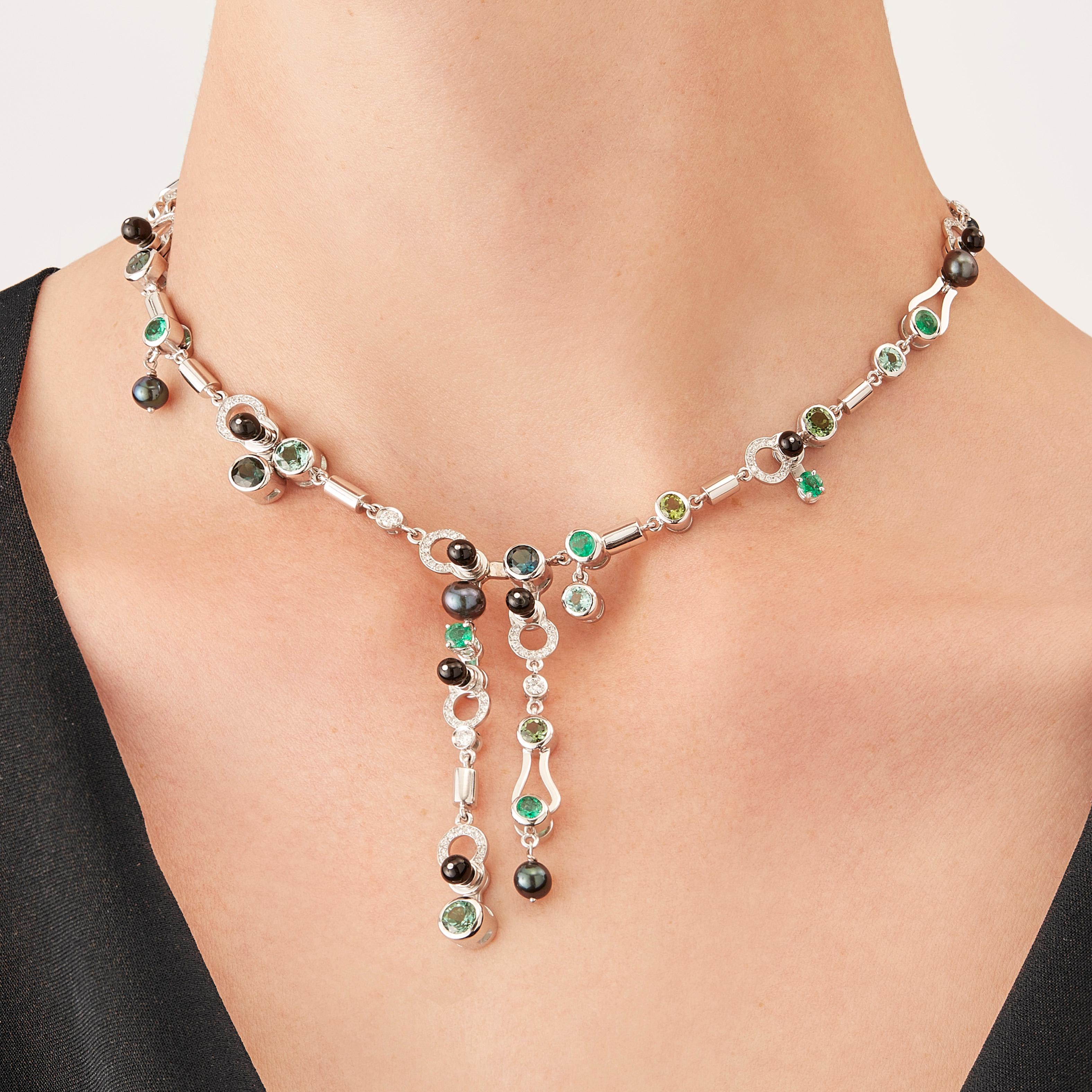 Taglio rotondo Nathalie Jean 0.79 Ct Diamante Smeraldo Tormalina Perla Onice Collana in oro a goccia in vendita