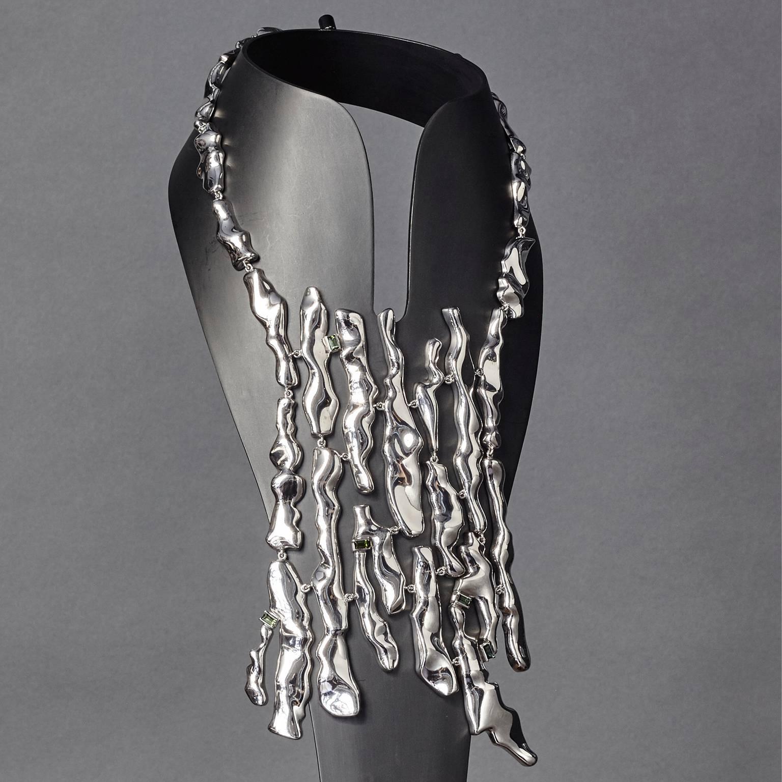 Nathalie Jean Turmalin mit Baguetteschliff Rhodinierte Sterling Silber Halskette für Damen oder Herren im Angebot