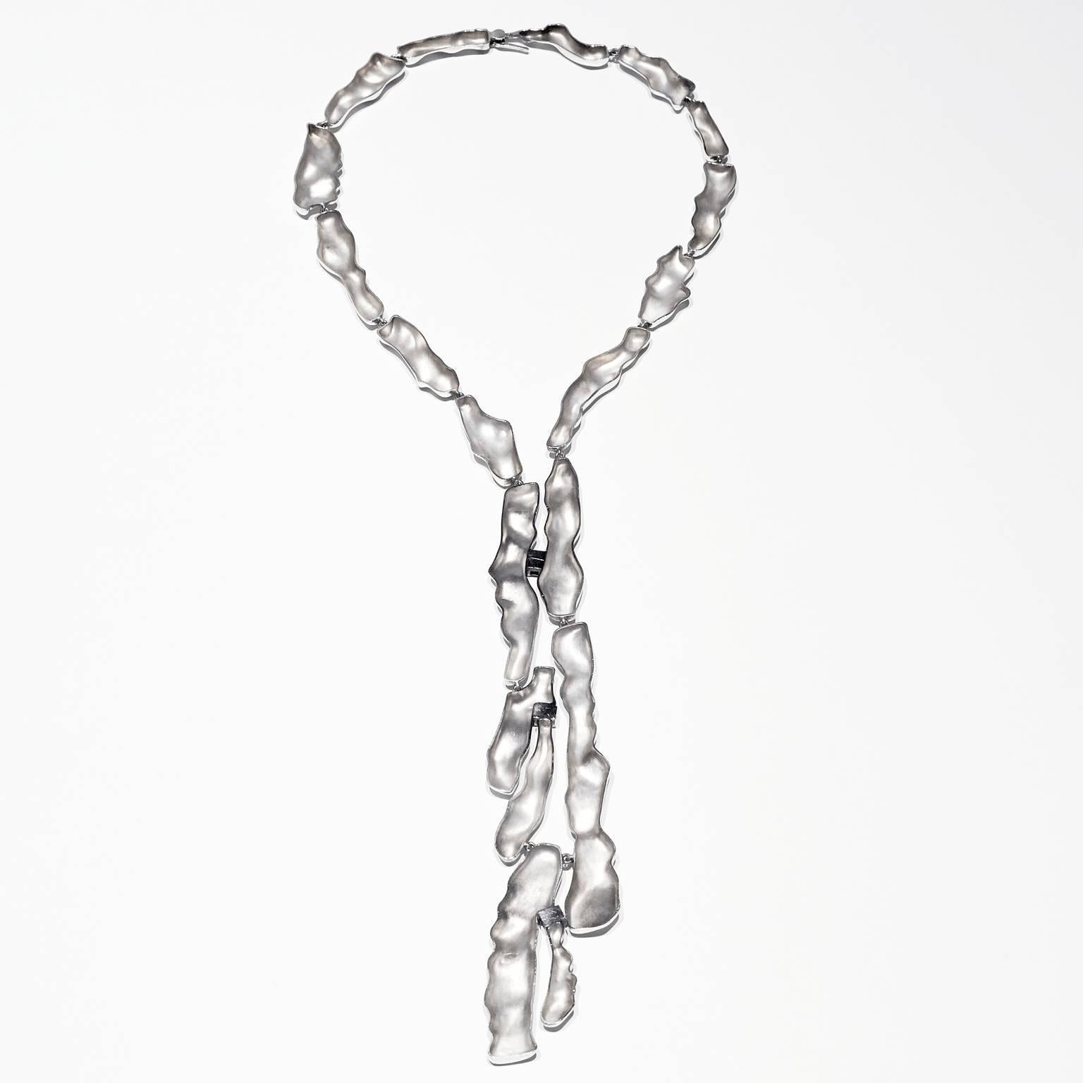 Nathalie Jean Baguette Tourmaline Rhodium Plated Sterling Silver Drop Necklace en Nuevo estado para la venta en Milan, Lombardia