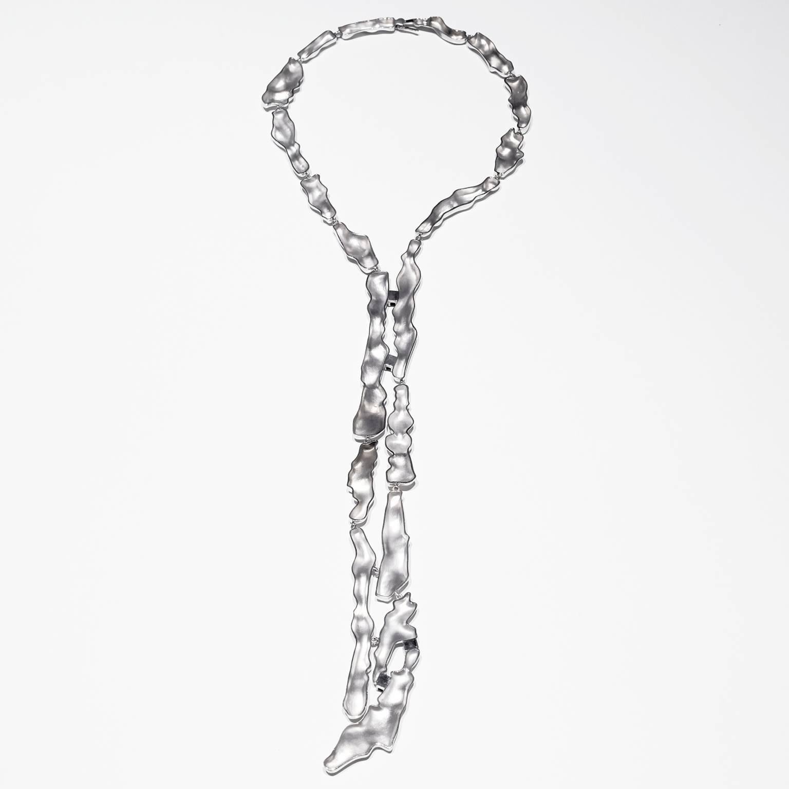 Nathalie Jean Baguette Tourmaline Rhodium Plated Sterling Silver Drop Necklace en venta 1