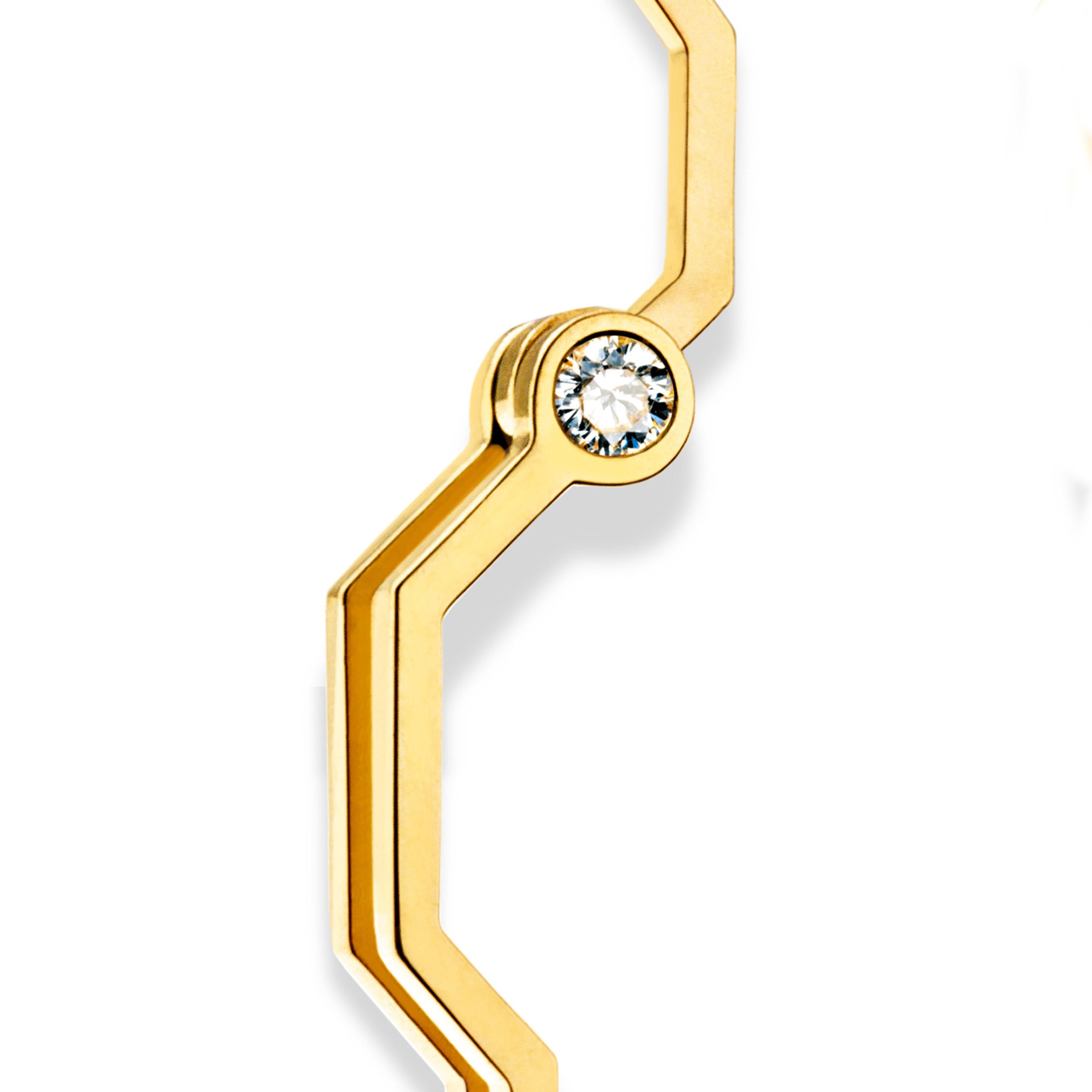 Taglio rotondo Nathalie Jean Contemporary Orecchini a goccia in oro giallo 18k con diamante da 0,072 carati in vendita