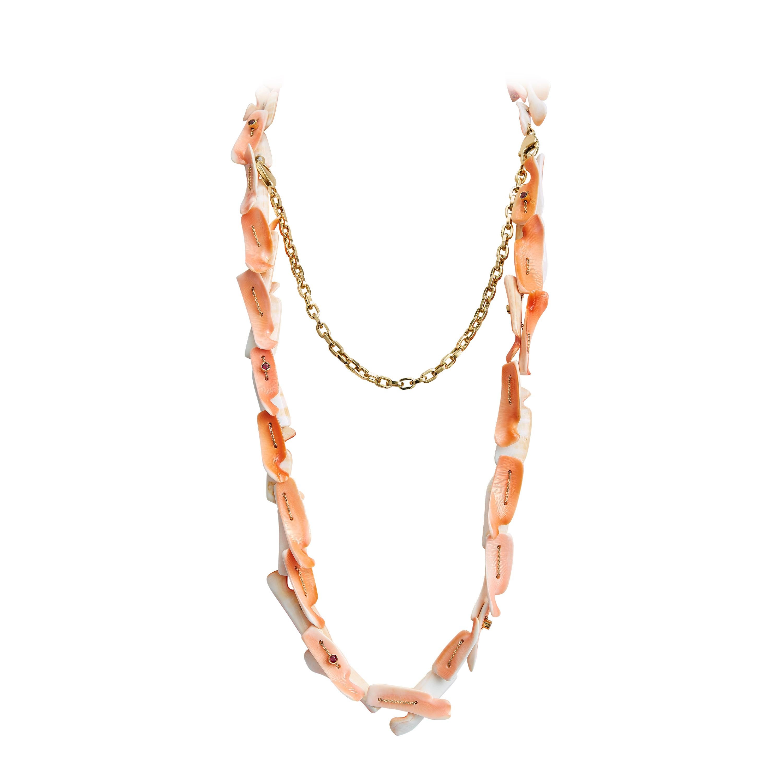 Nathalie Jean Contemporary 1.3 Carat Ruby Yellow Gold Shell Chain Drop Necklace Neuf - En vente à Milan, Lombardia
