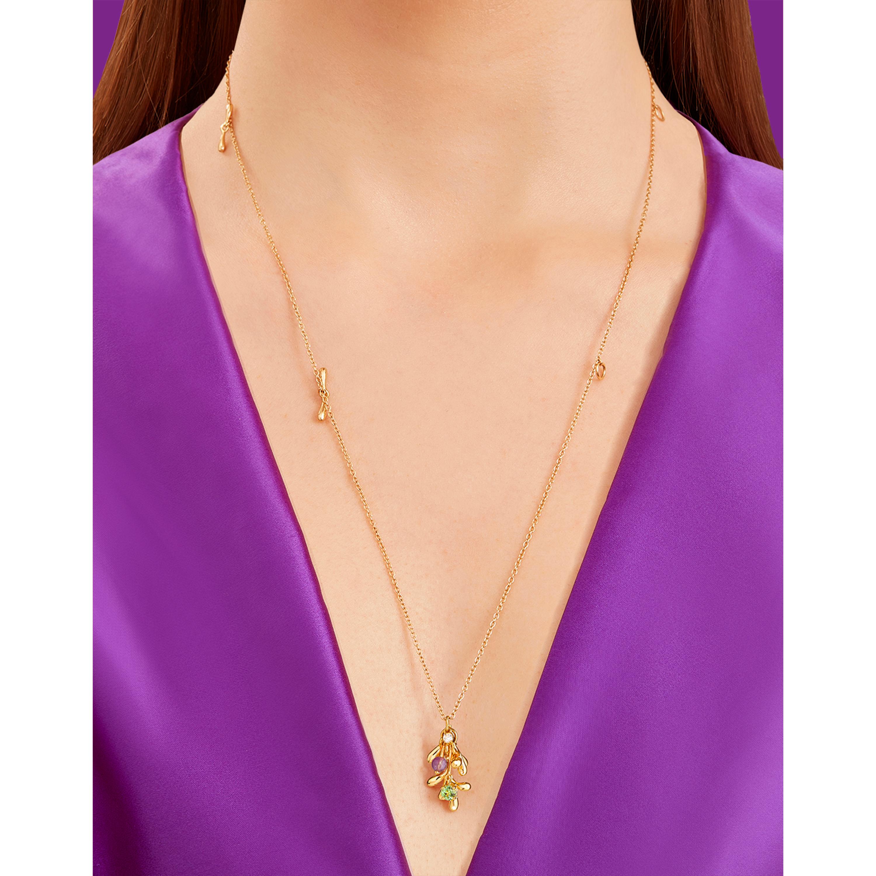 Springing forth from a lush magical wilderness is the JungleRemix Small Pendant Necklace with its clusters of gold leaves with well-rounded tips jingling and jangling to mimic the swaying movements of exotic flora in the heart of the rainforest.