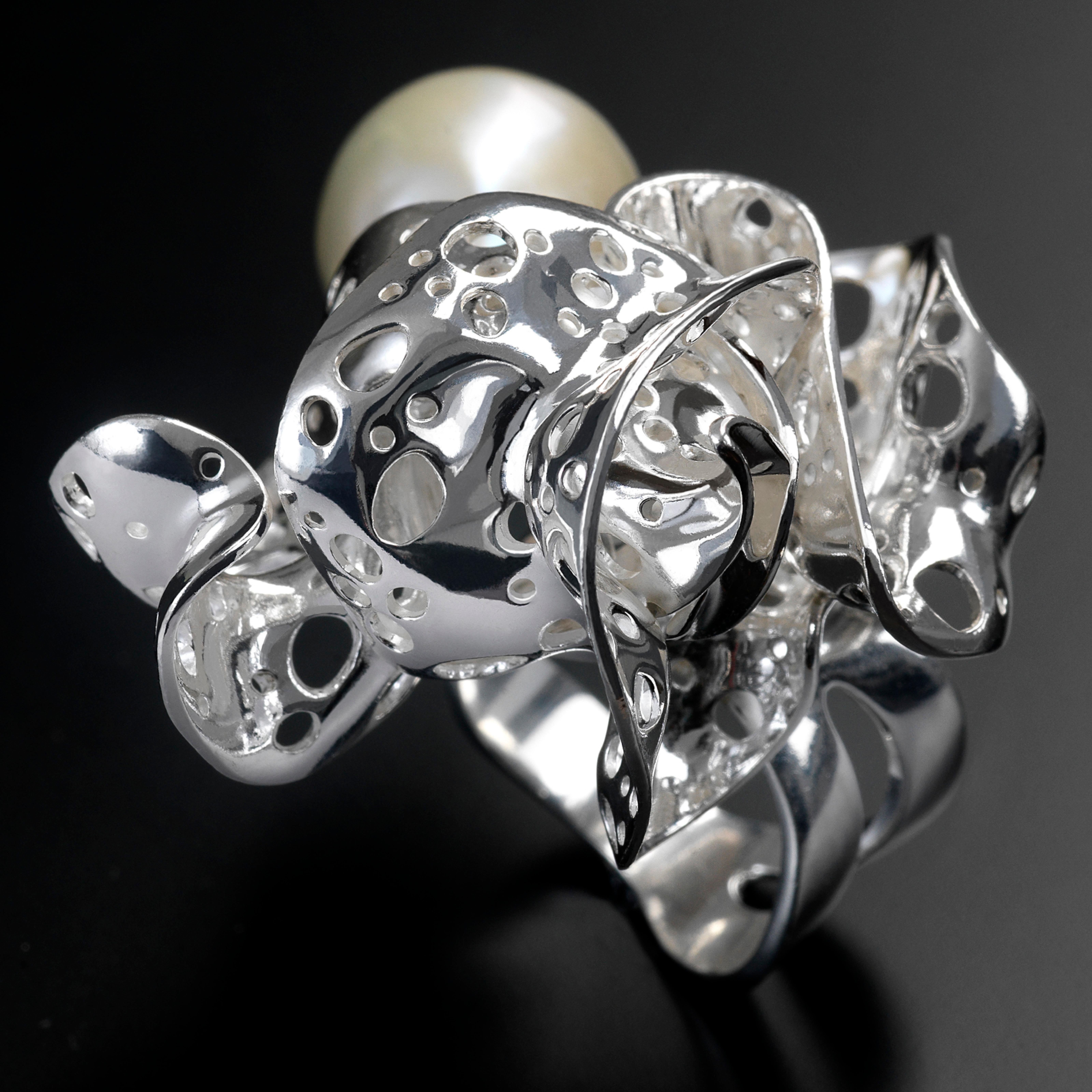 Nathalie Jean Contemporary Freshwater Pearl Sterling Silver Cocktail Ring In New Condition For Sale In Milan, Lombardia
