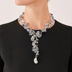 Nathalie Jean Collana contemporanea con perle d'acqua dolce in argento sterling e seta